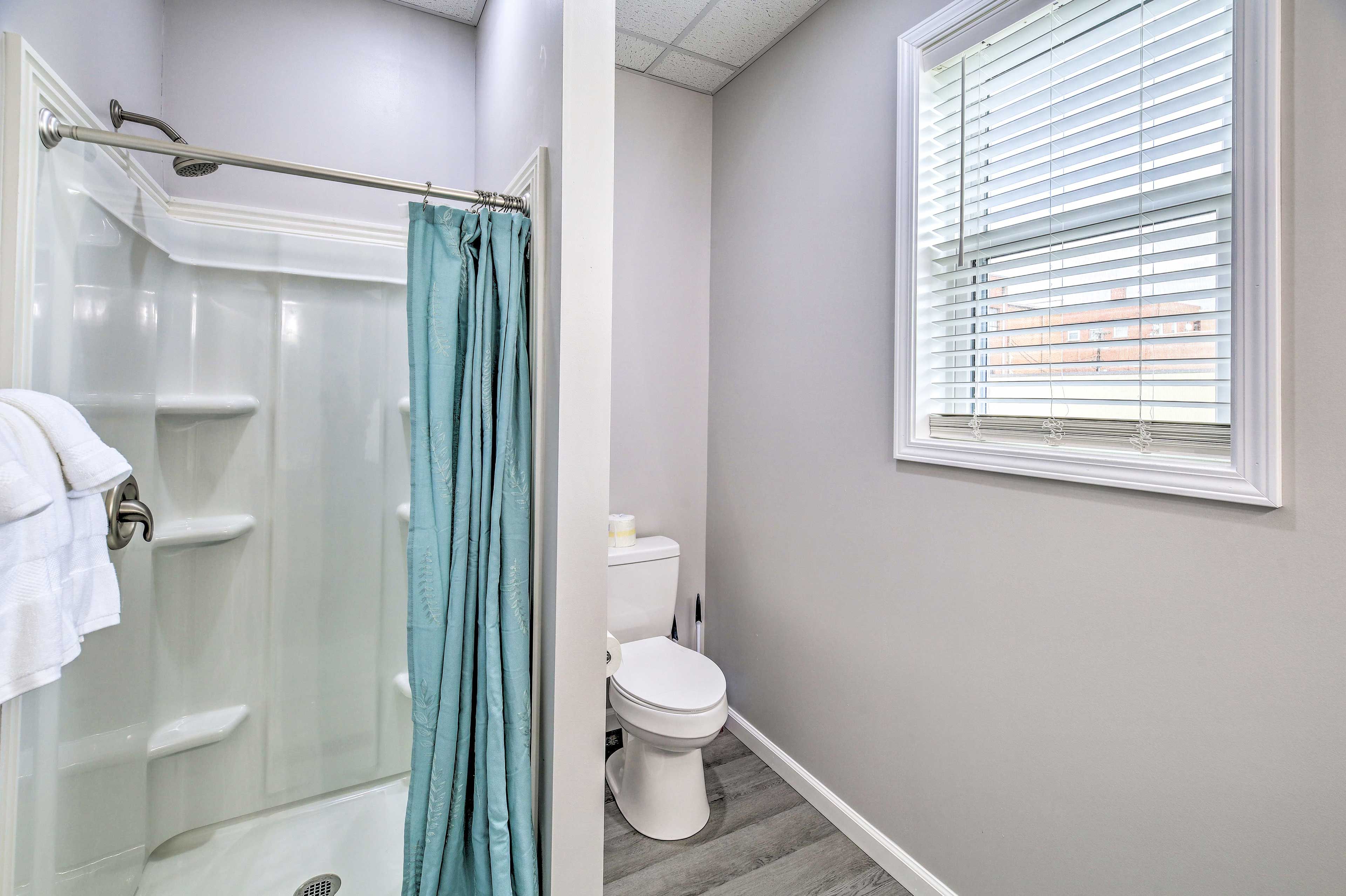 En-Suite Bathroom | Towels Provided | Complimentary Toiletries