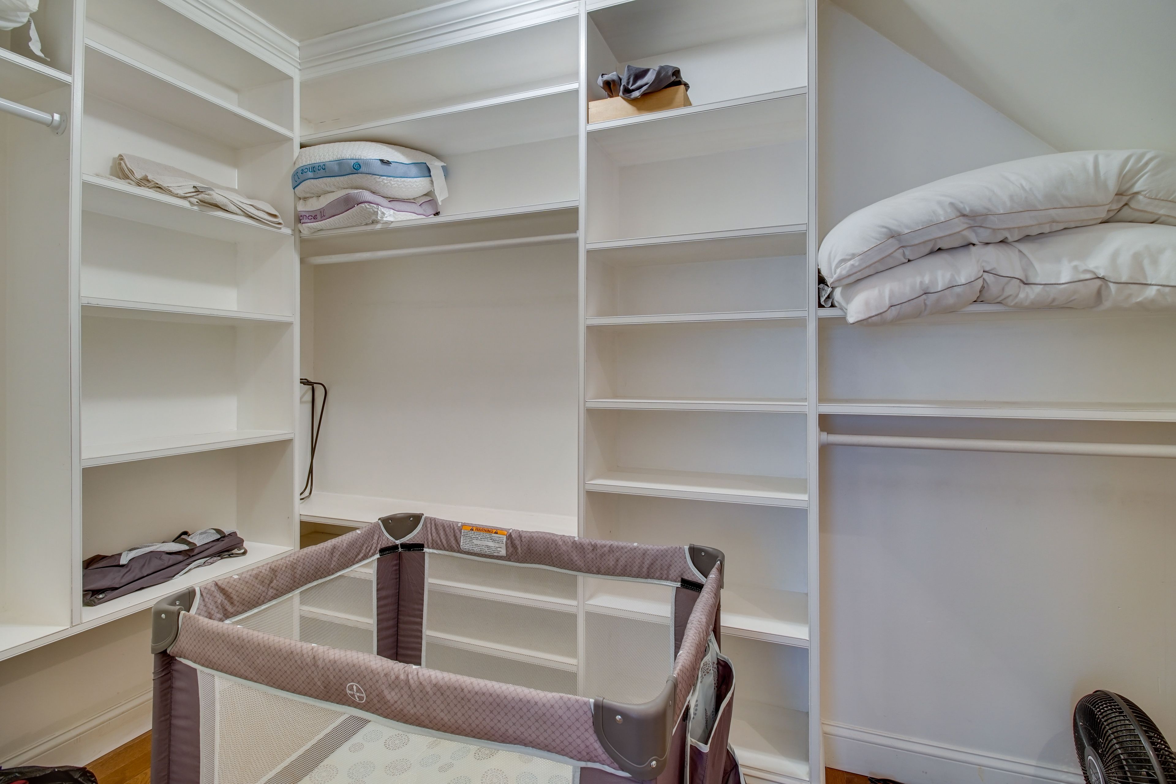 Walk-In Closet | Pack 'n Play