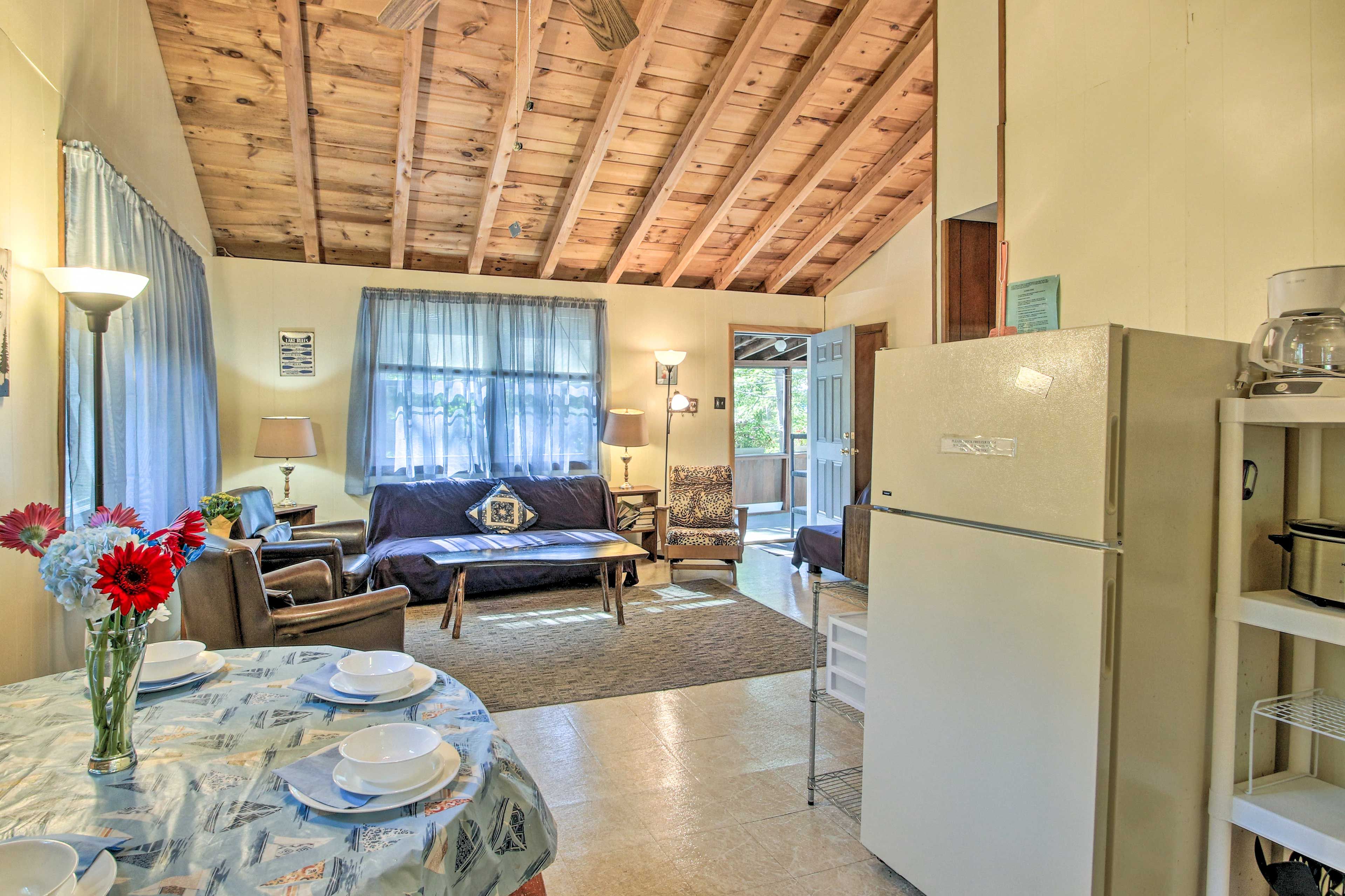 Kitchen | Drip Coffee Maker | Crockpot | Blender