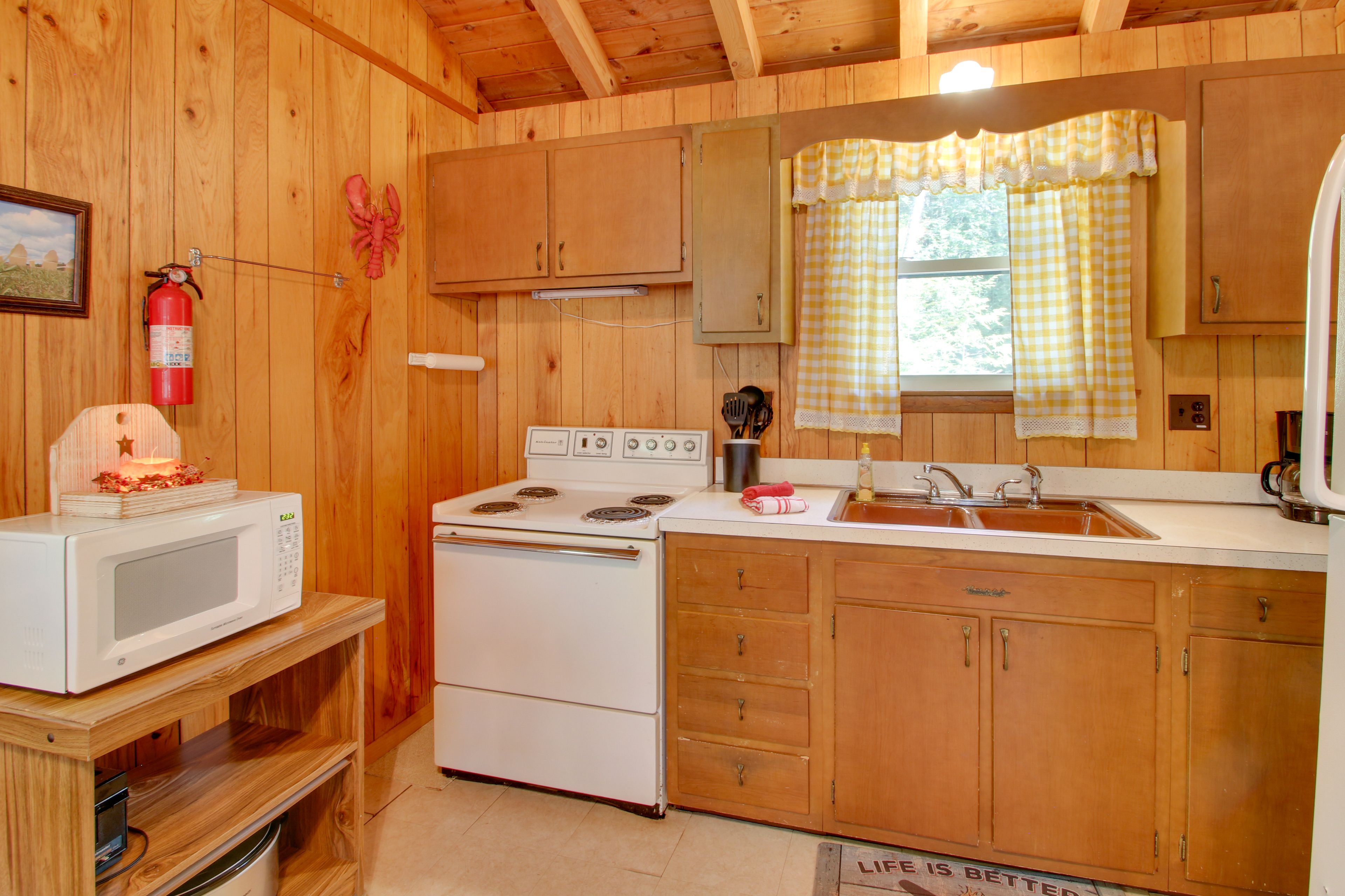 Kitchen | Drip Coffee Maker | Crockpot | Blender