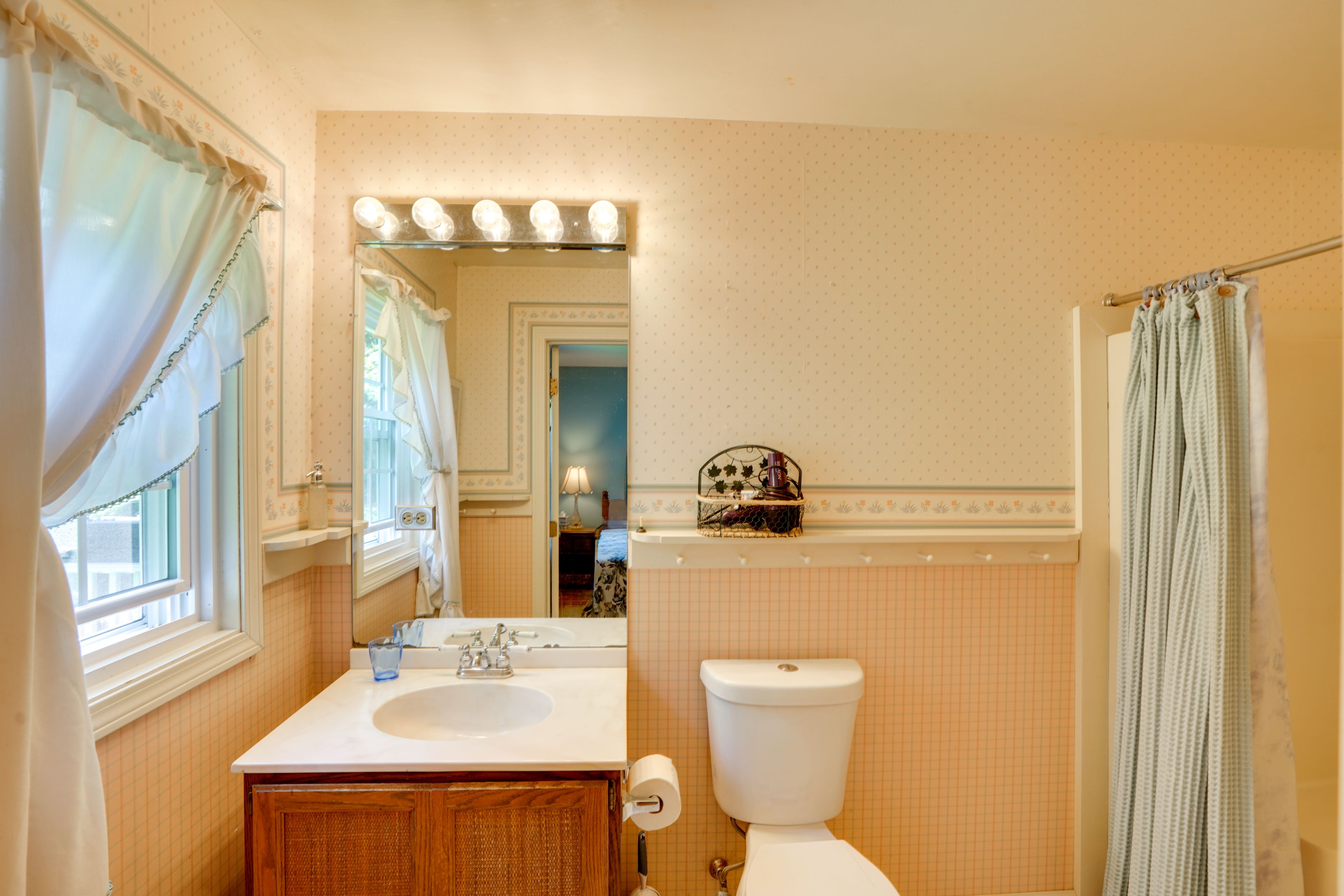 En-Suite Bathroom