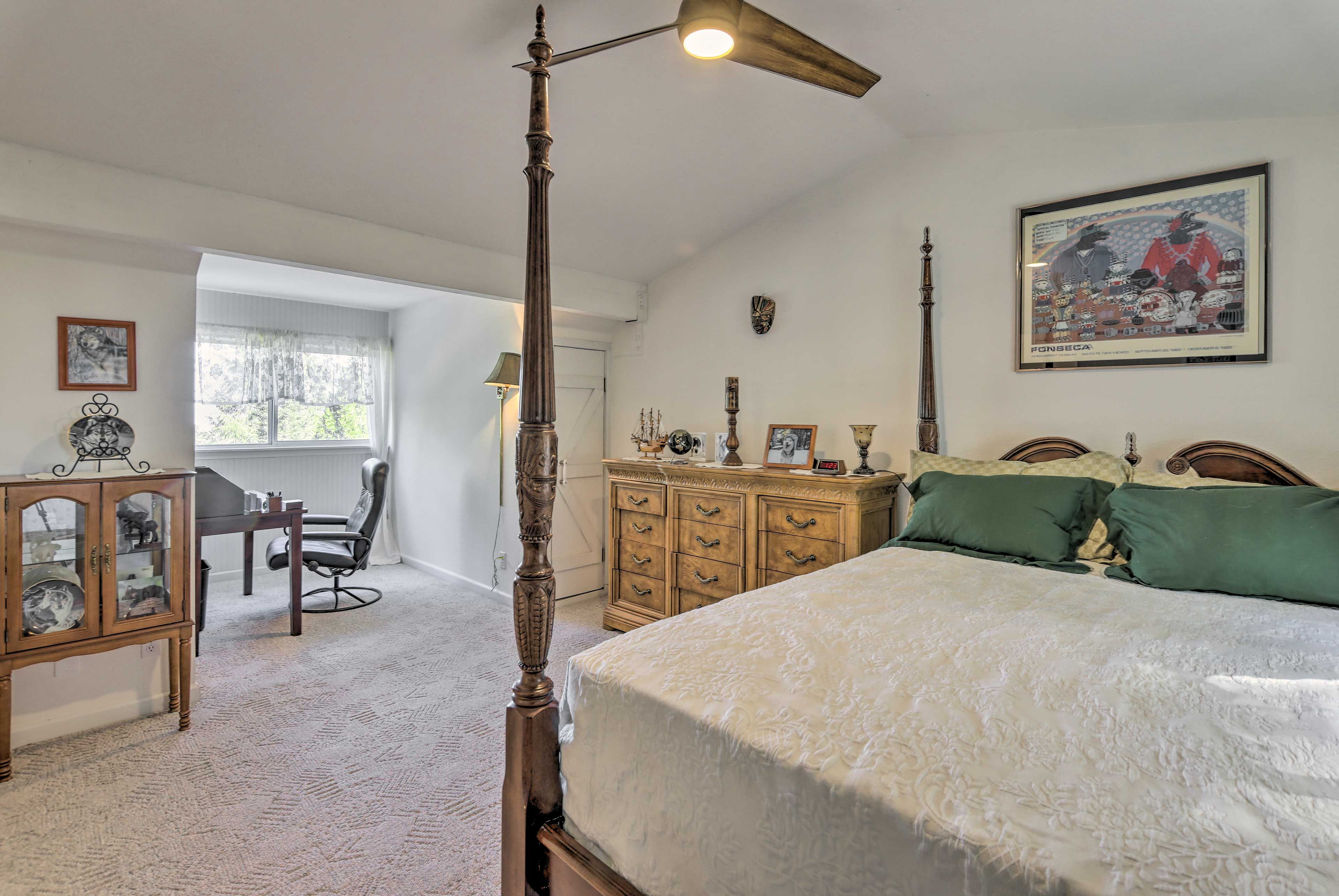 Bedroom 2 | Queen Bed | Office Space