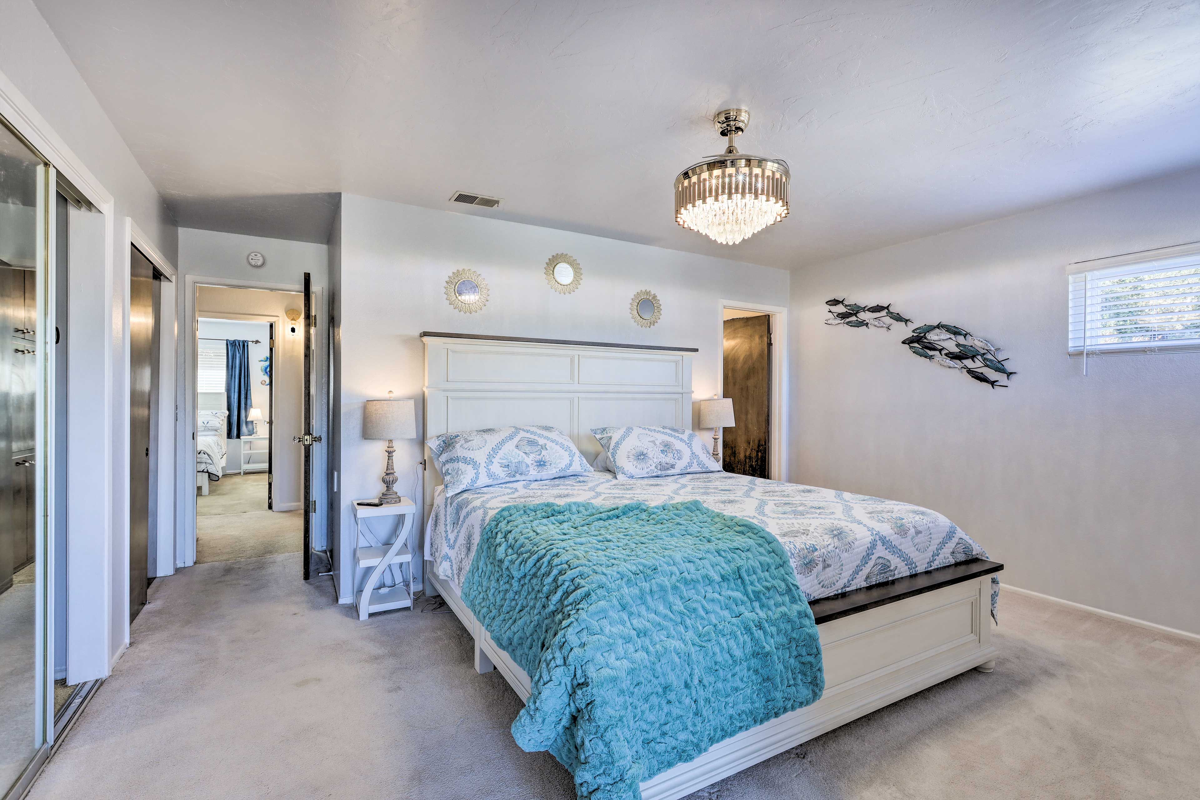 Bedroom 1 | King Bed | En-Suite Bathroom