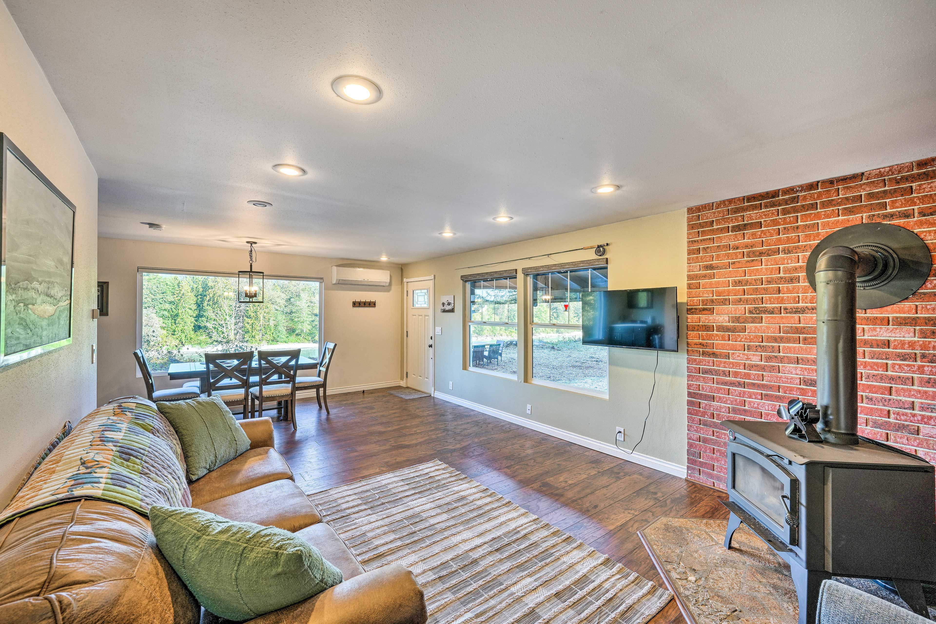 Living Room | Wood-Burning Stove | Smart TV