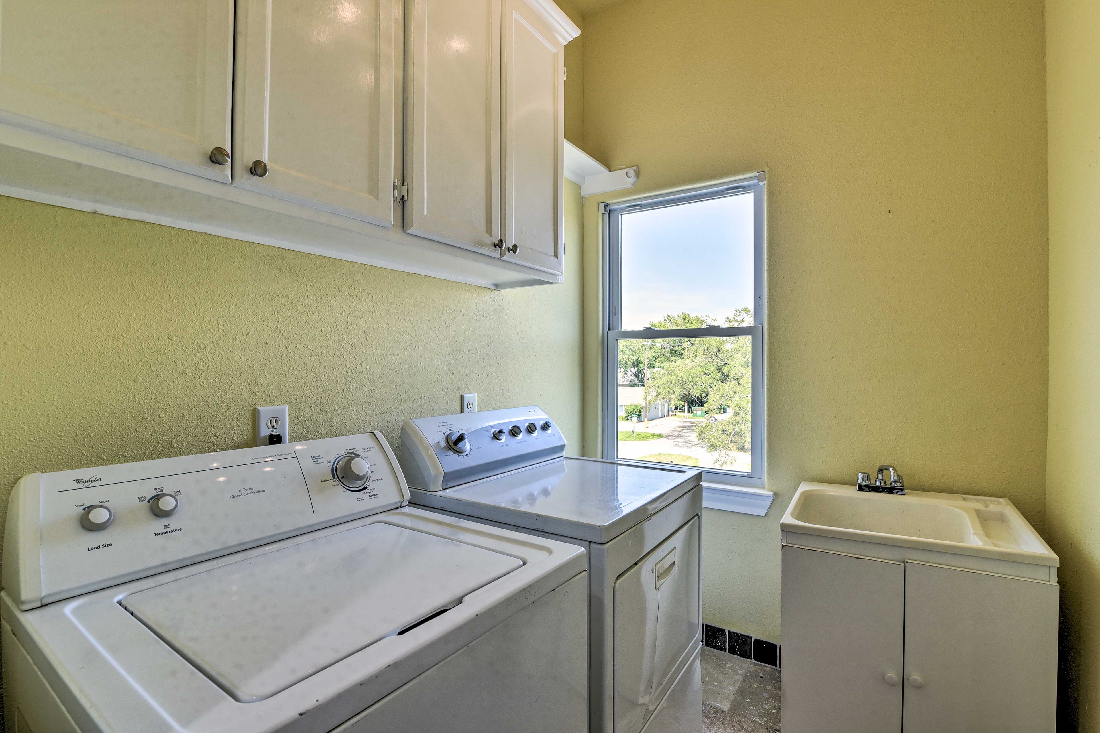 Laundry Room | Washer/Dryer | Hangers | Iron/Board | Trash Bags/Paper Towels