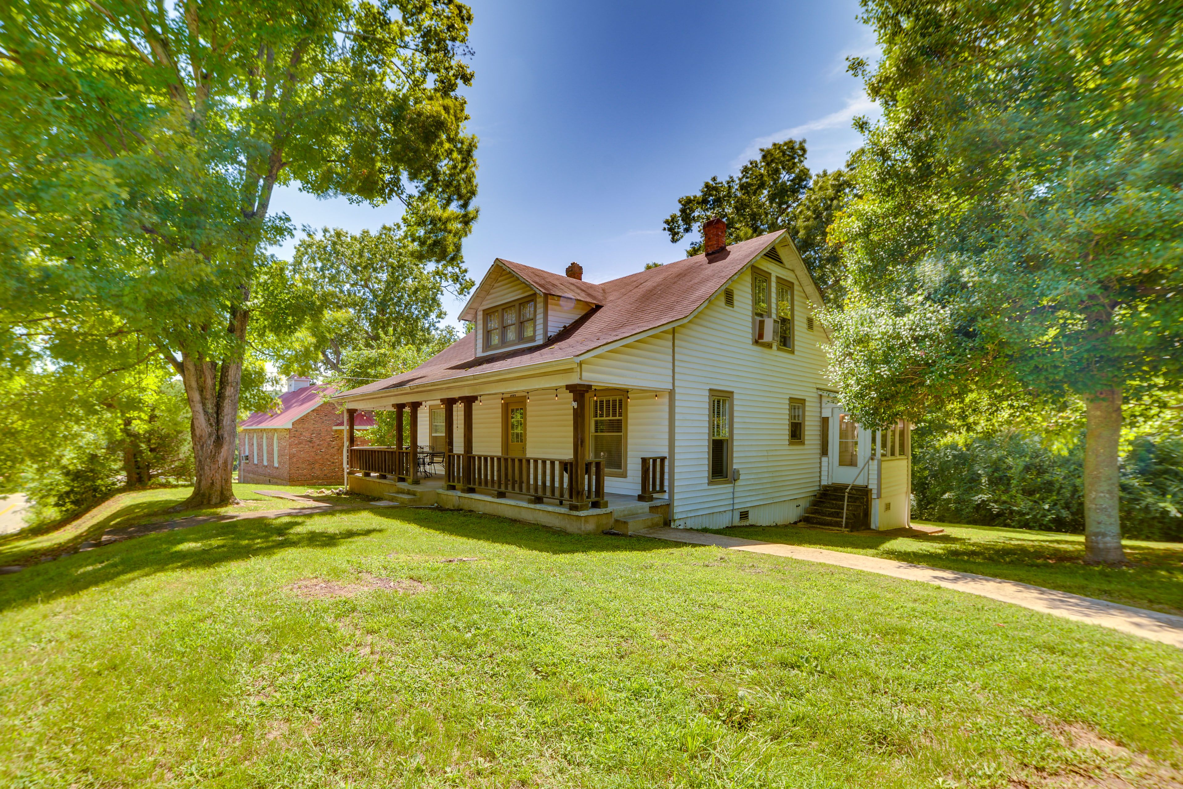 Stewart Vacation Rental | 3BR | 1BA | 2 Steps To Access | 1,500 Sq Ft