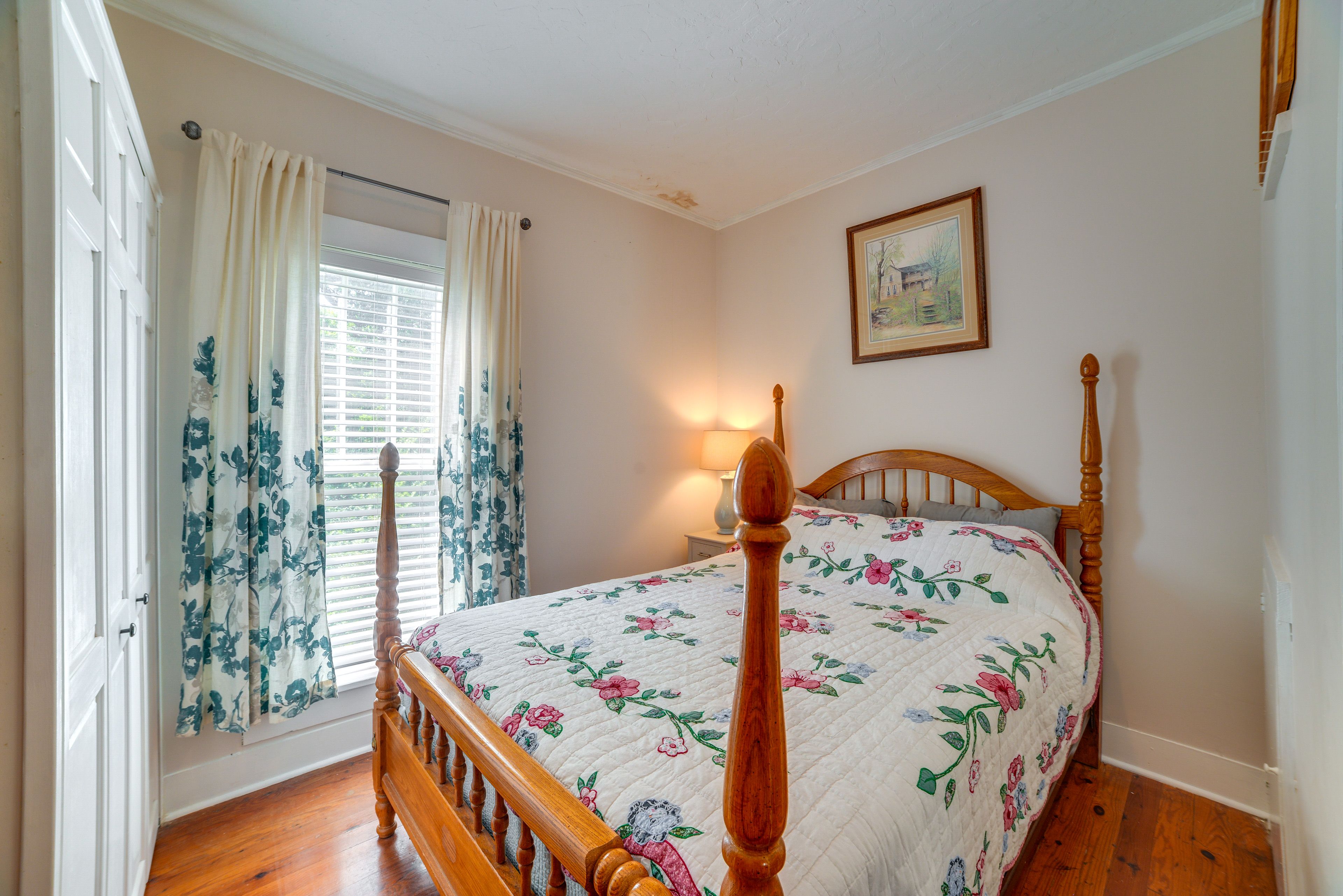 Bedroom 1 | Queen Bed | Linens Provided | Main Level