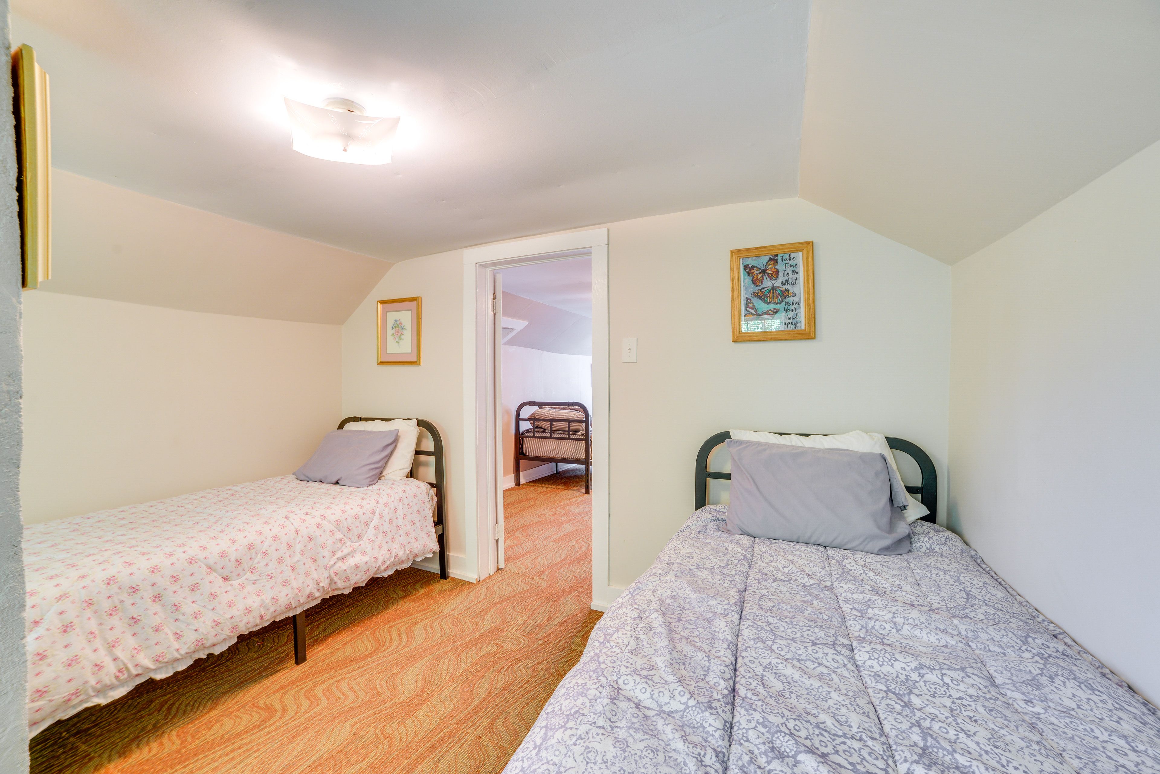Bedroom 2 | 2 Twin Beds | Upper Level