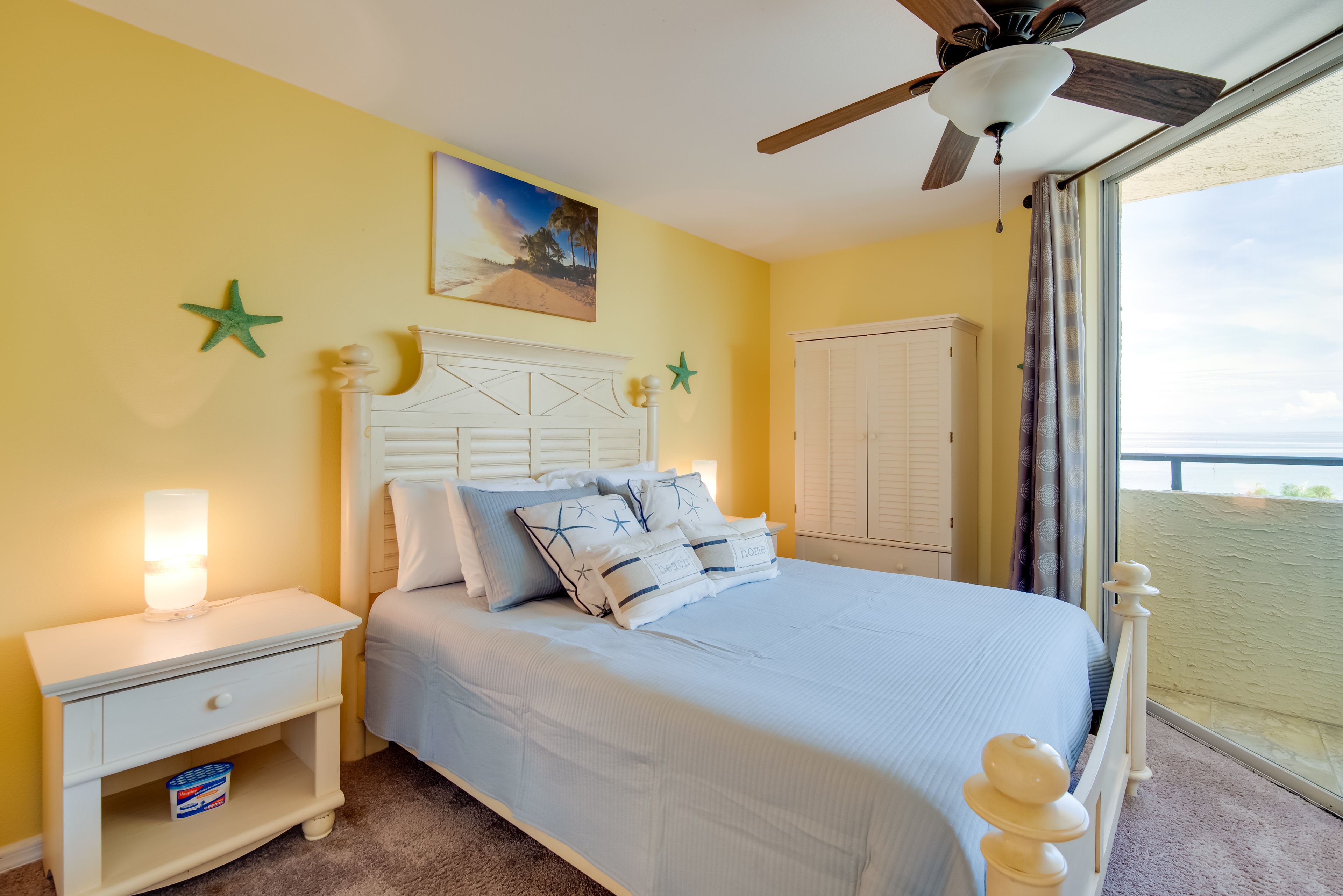 Bedroom 1 | Queen Bed
