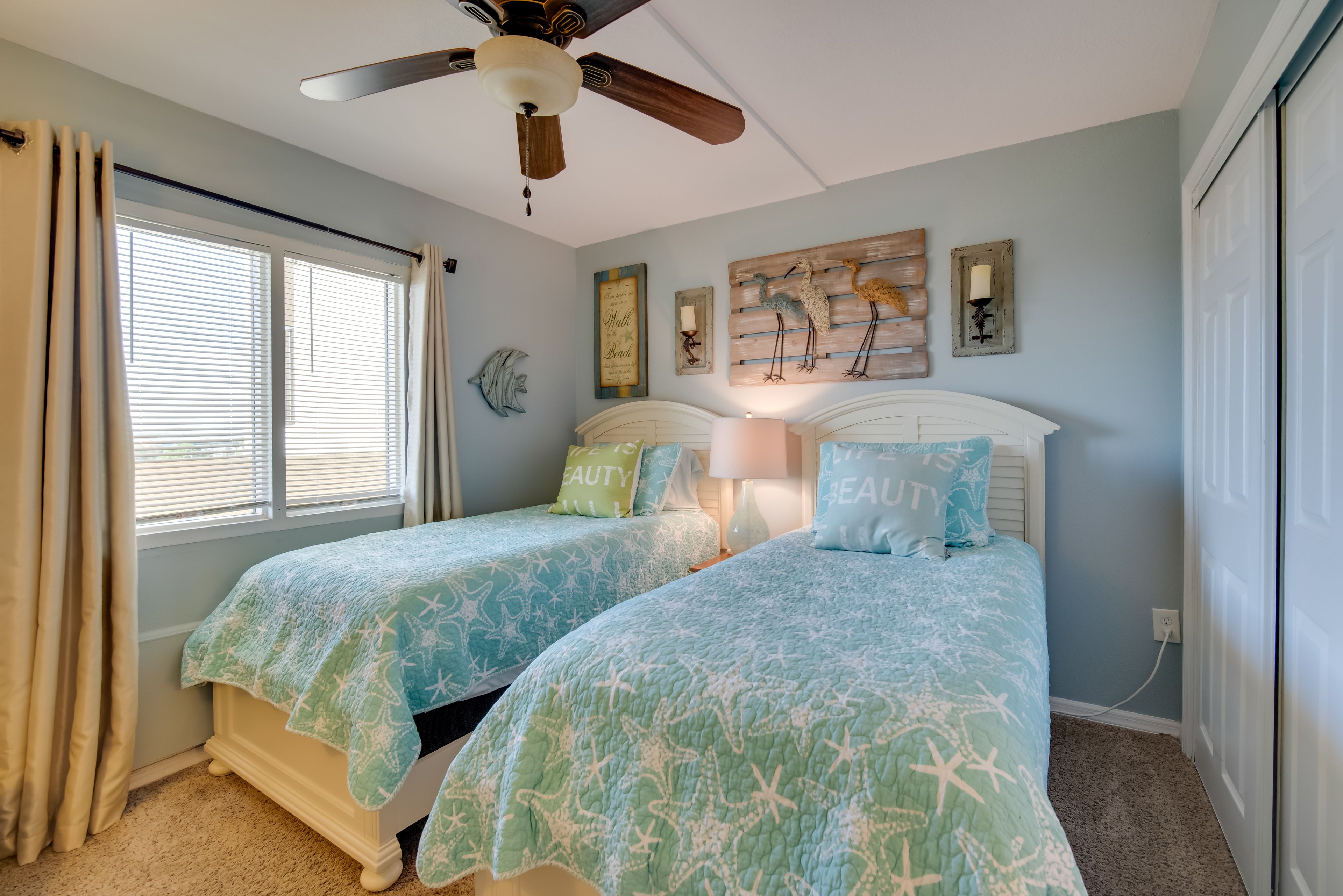 Bedroom 2 | 2 Twin Beds