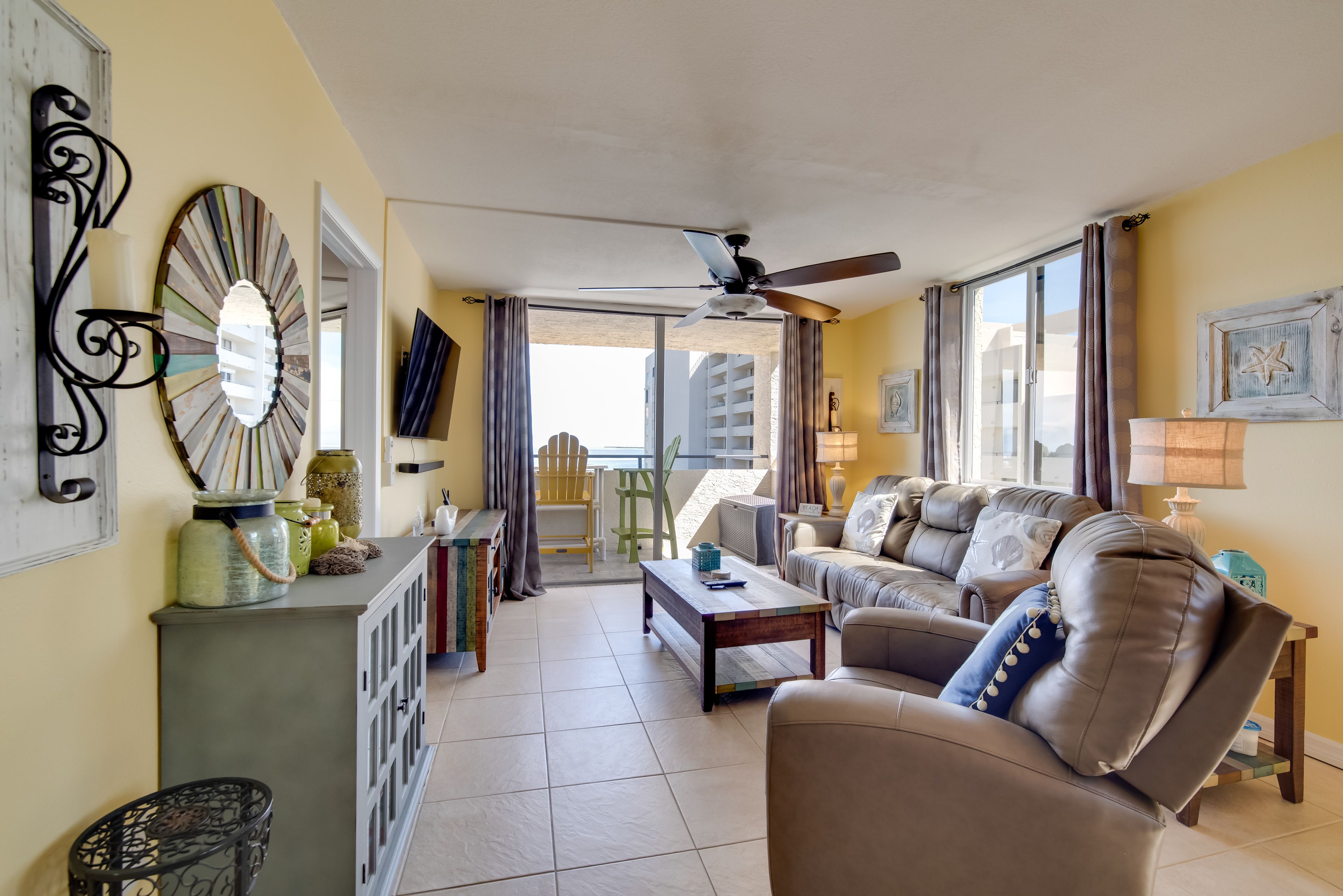 Living Room | Smart TV