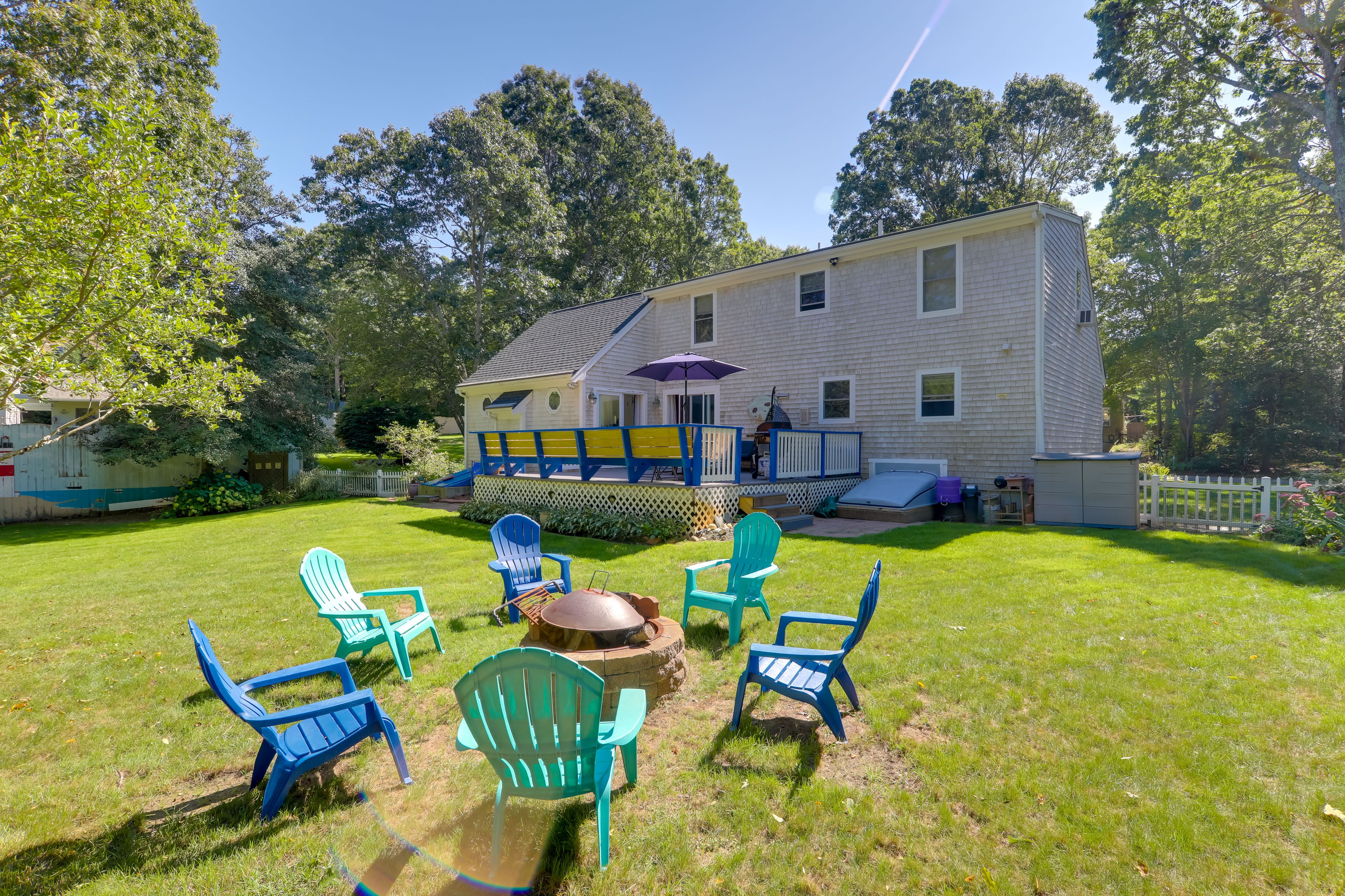 Shared Backyard | 340 Sq Ft | 2 Exterior Security Cameras (Facing Out)