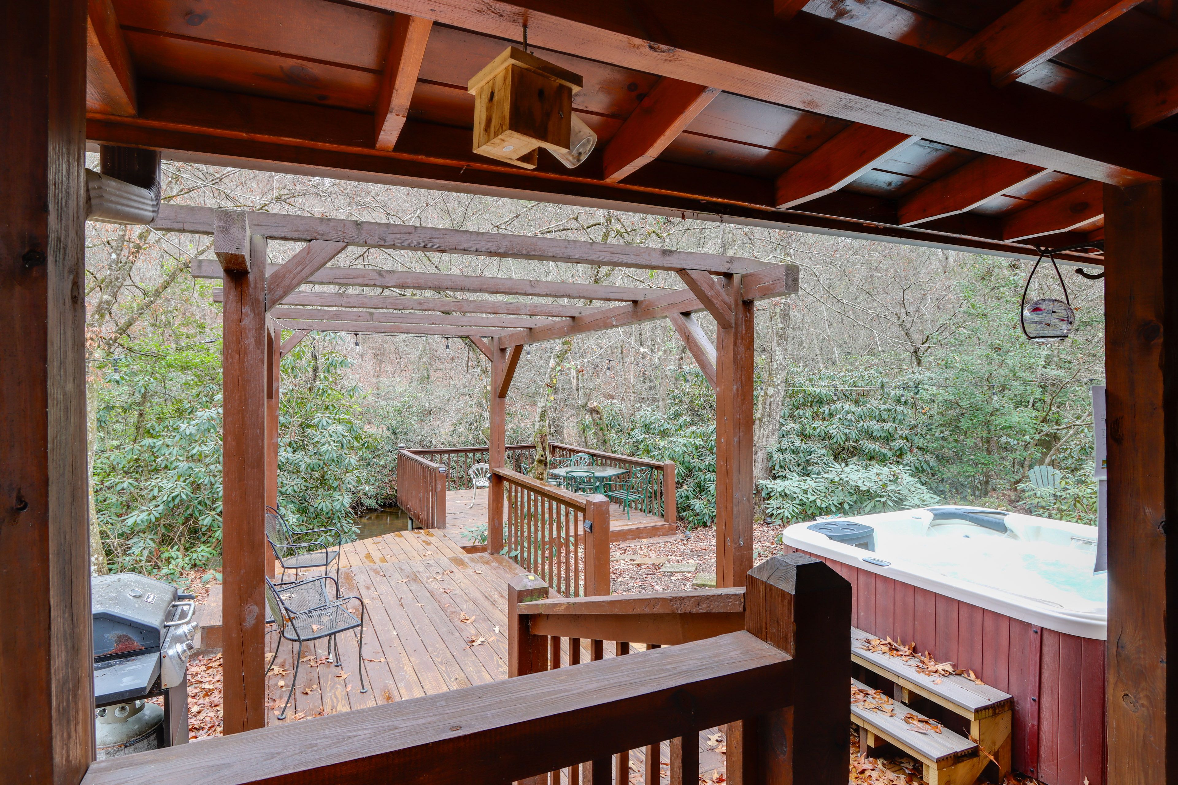 Hot Tub | Gas Grill