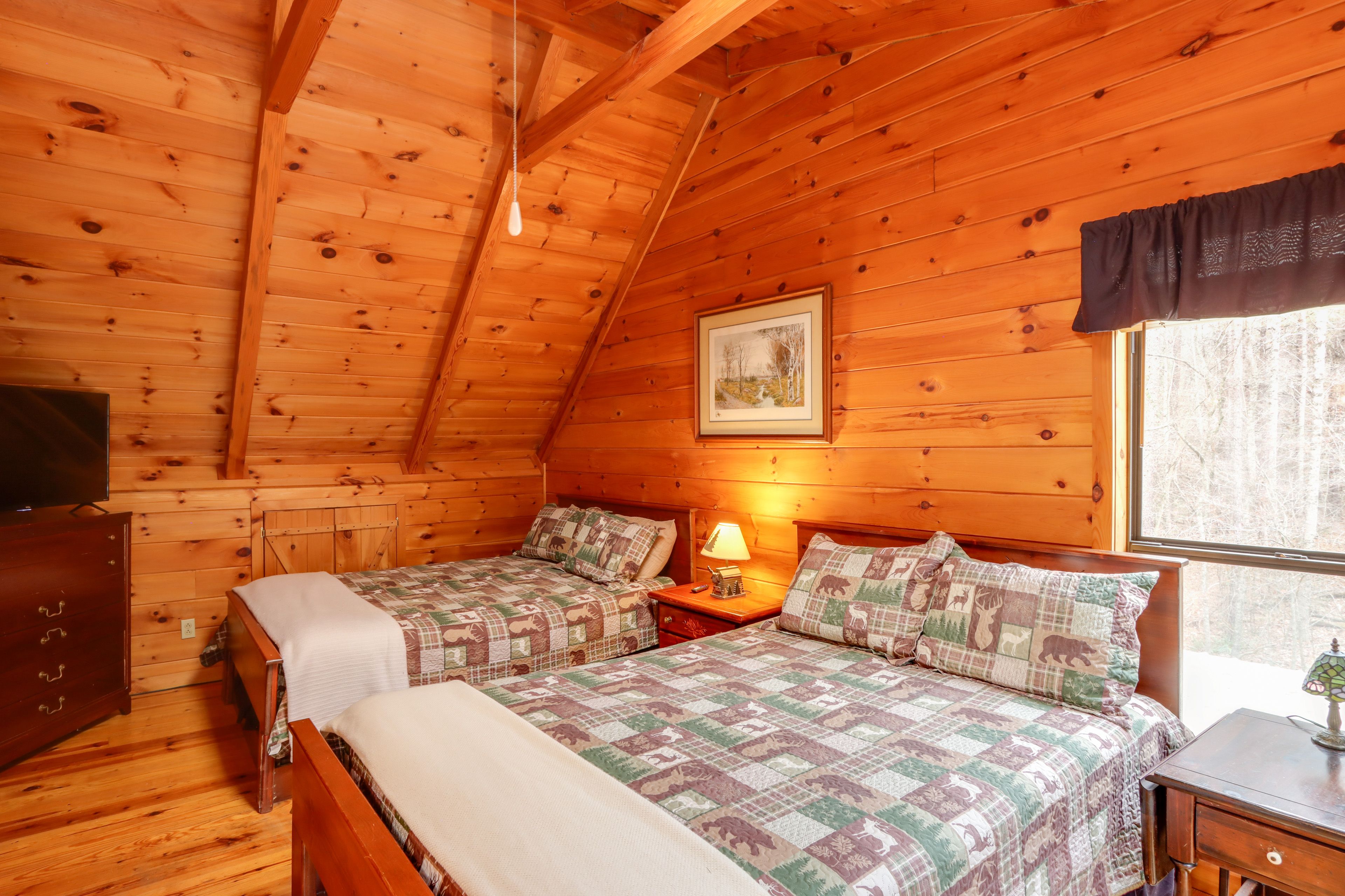 Bedroom 2 | 2 Queen Beds | Smart TV | En-Suite Bathroom | 2nd Floor