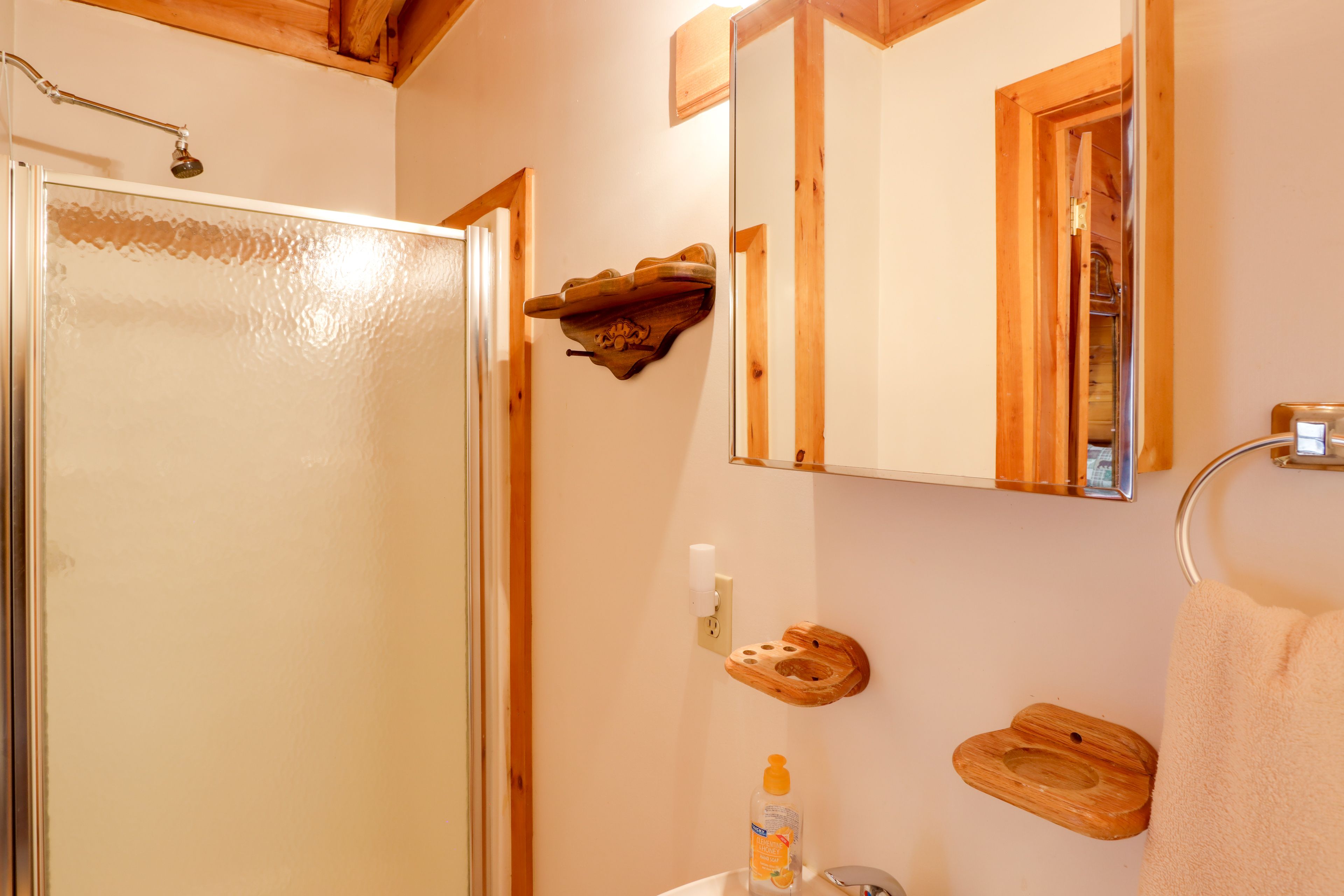 En-Suite Bathroom | Towels Provided