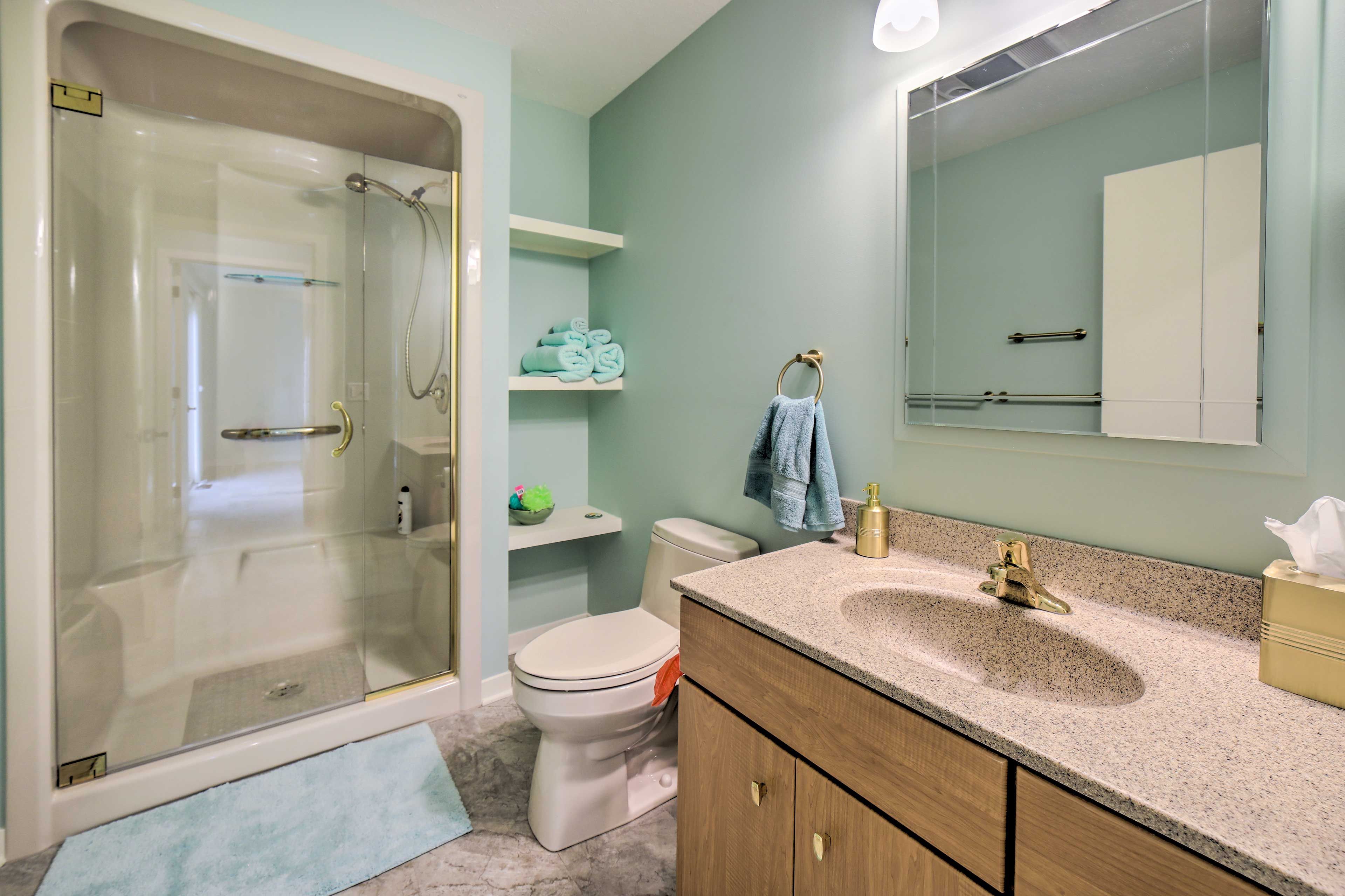 Full Bathroom | Hair Dryer
