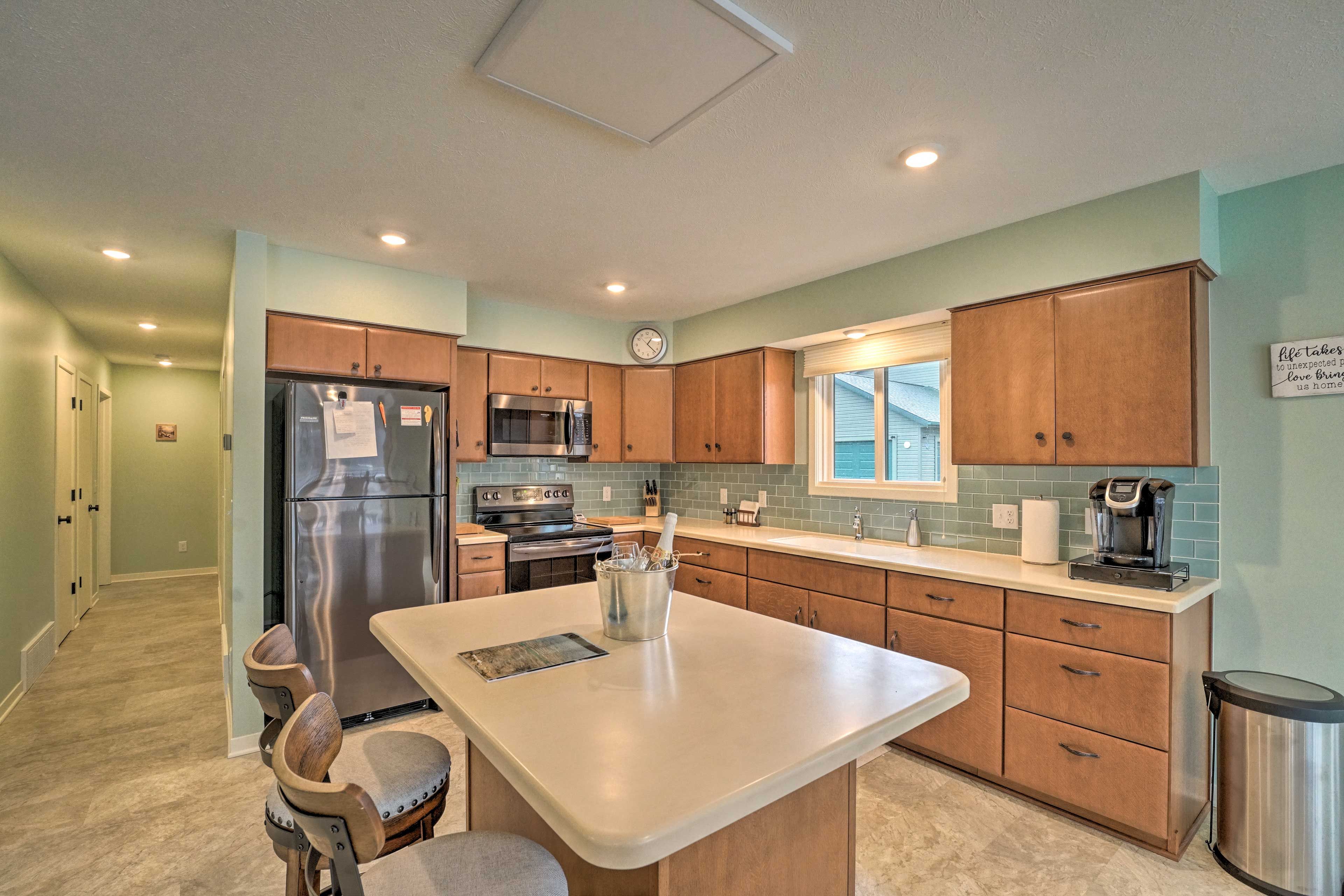 Kitchen | Breakfast Bar | Cooking Basics