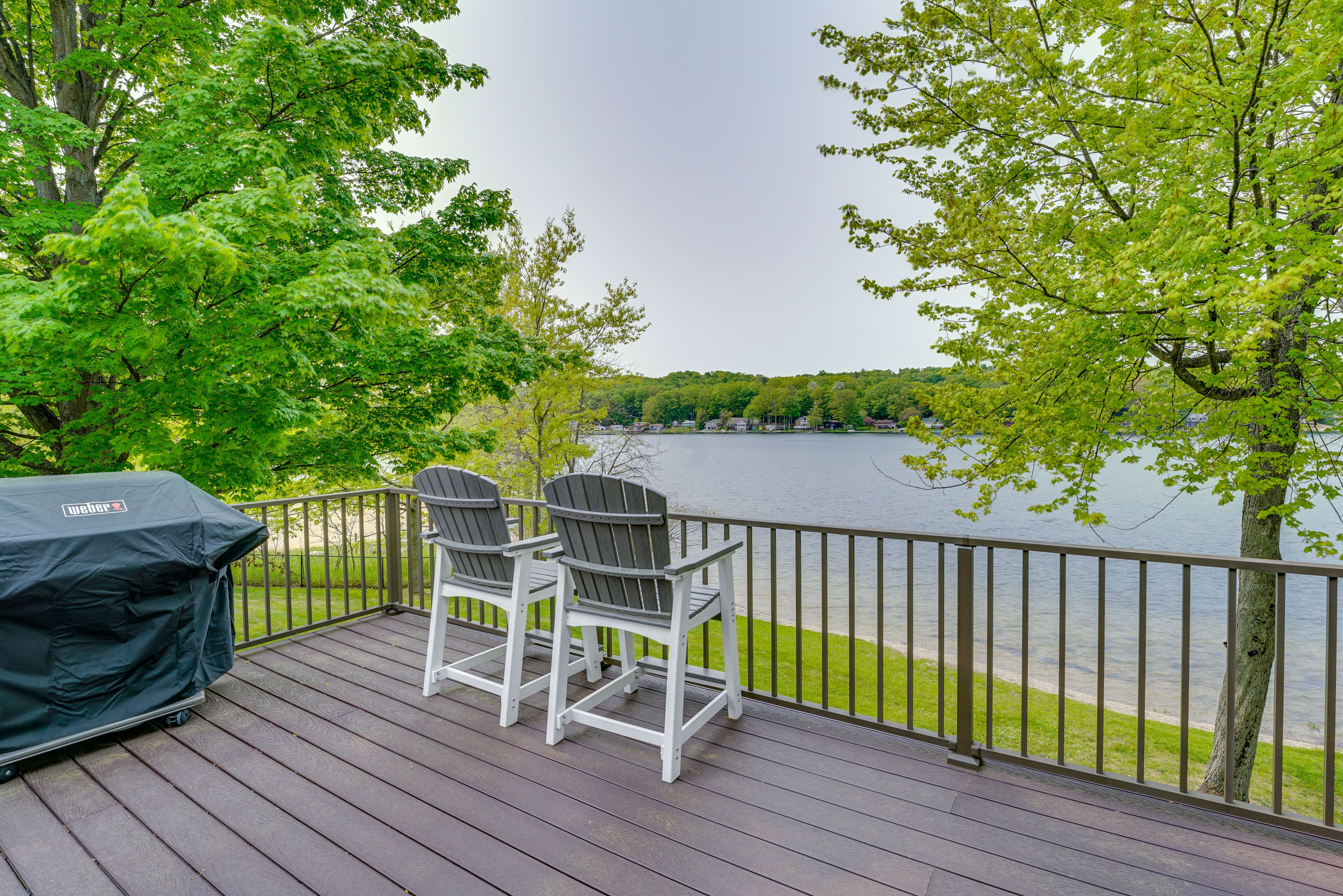 Wraparound Deck | Gas Fire Table | New Gas Grill