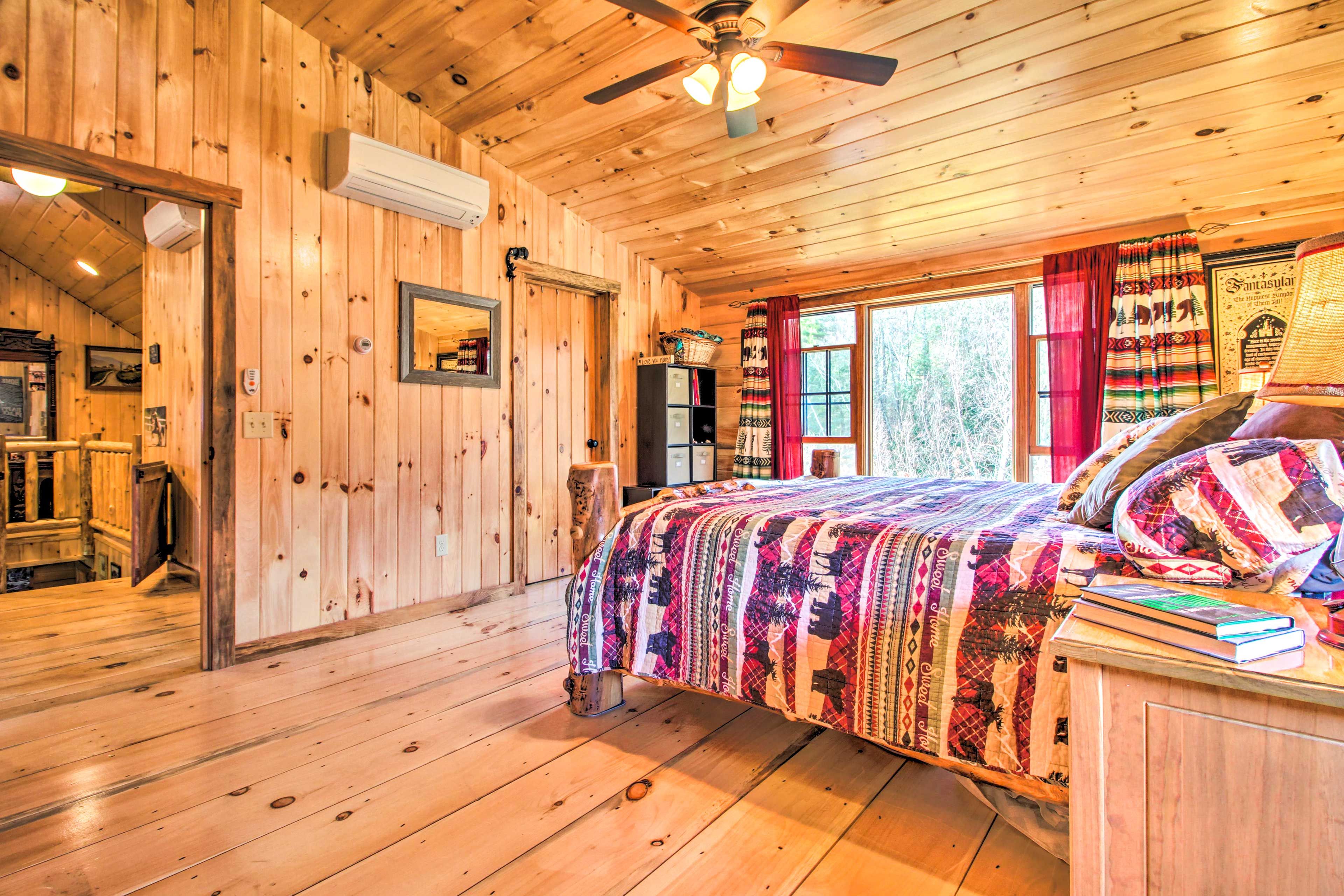 Bedroom 1 | 2nd Floor | King Bed | Ceiling Fans | Books