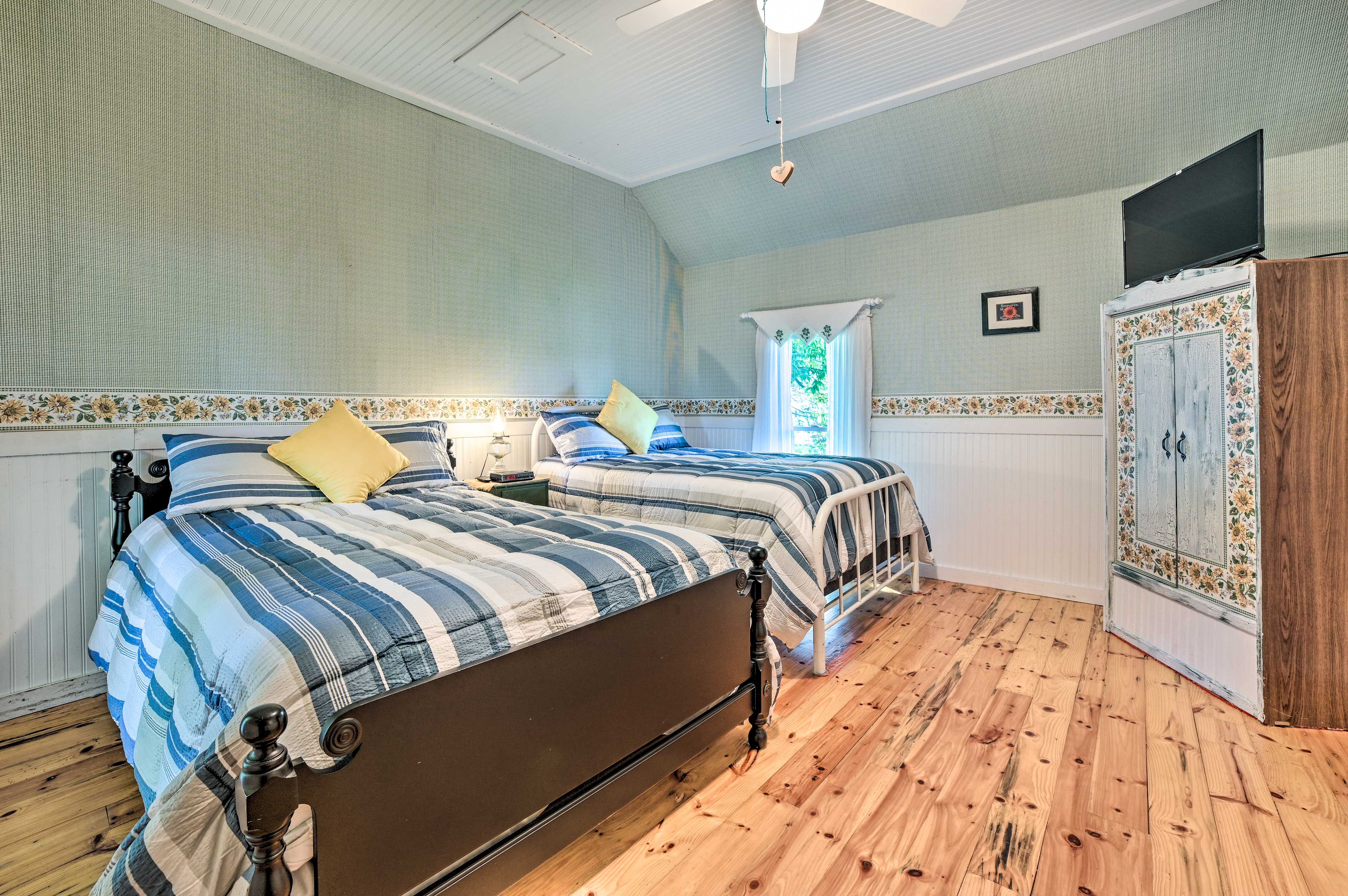 Bedroom 4 | 2 Full Beds | 2nd Floor | Cable TV