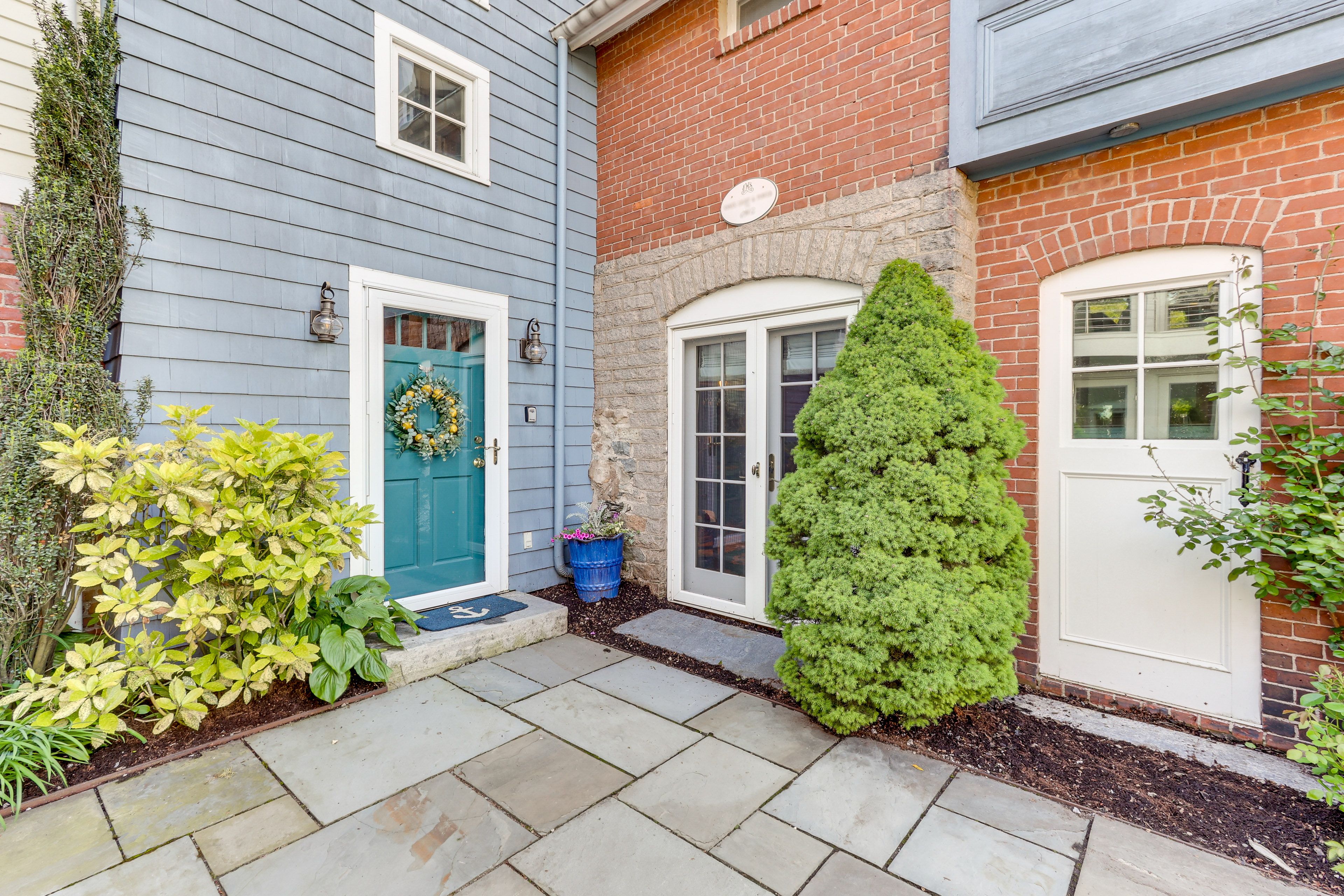 Entrance | Homeowner On-Site