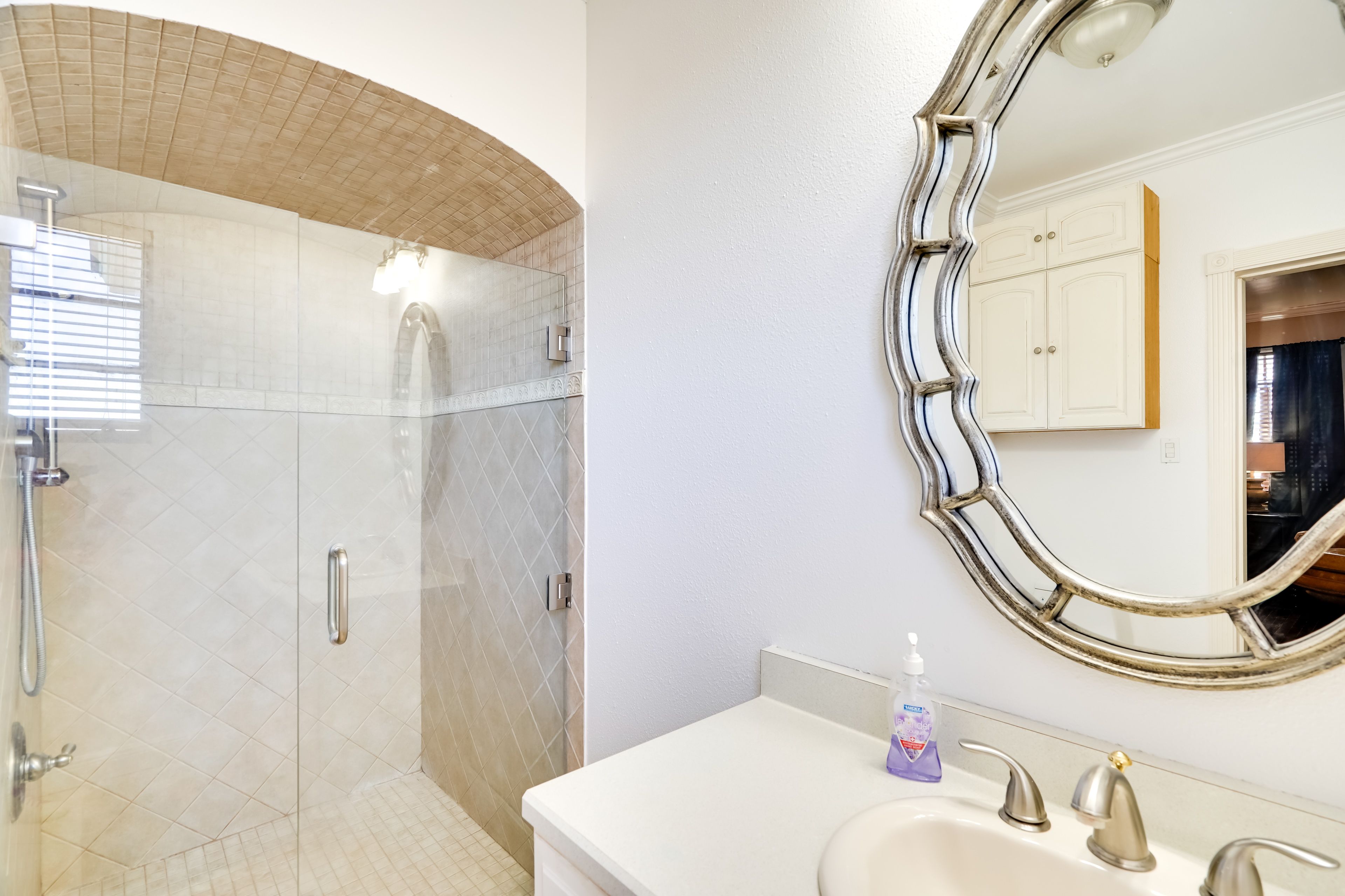 En-Suite Bathroom | Complimentary Toiletries | Towels Provided