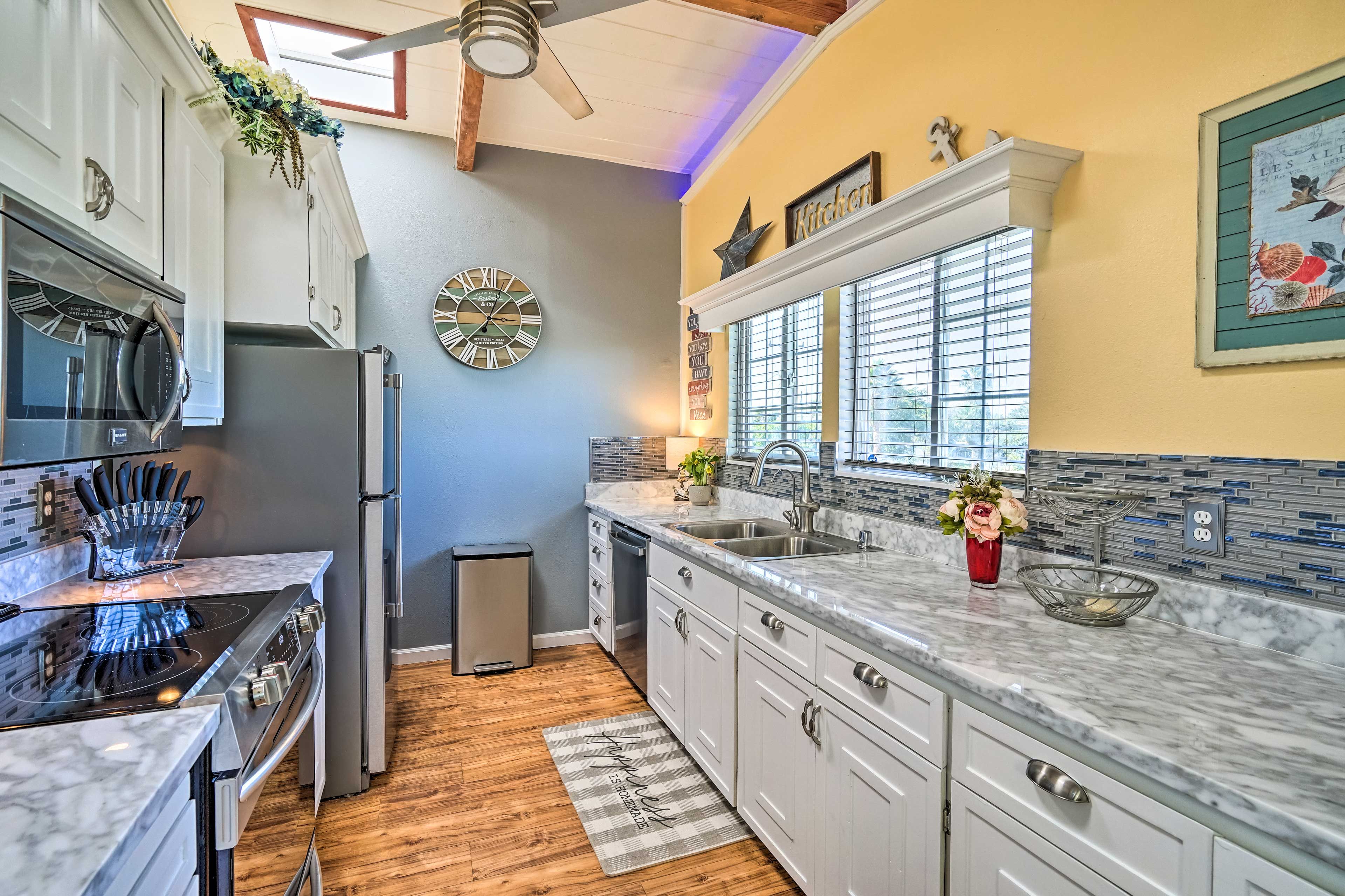 Kitchen | Cooking Basics | Coffee Maker | Paper Towels/Trash Bags Provided