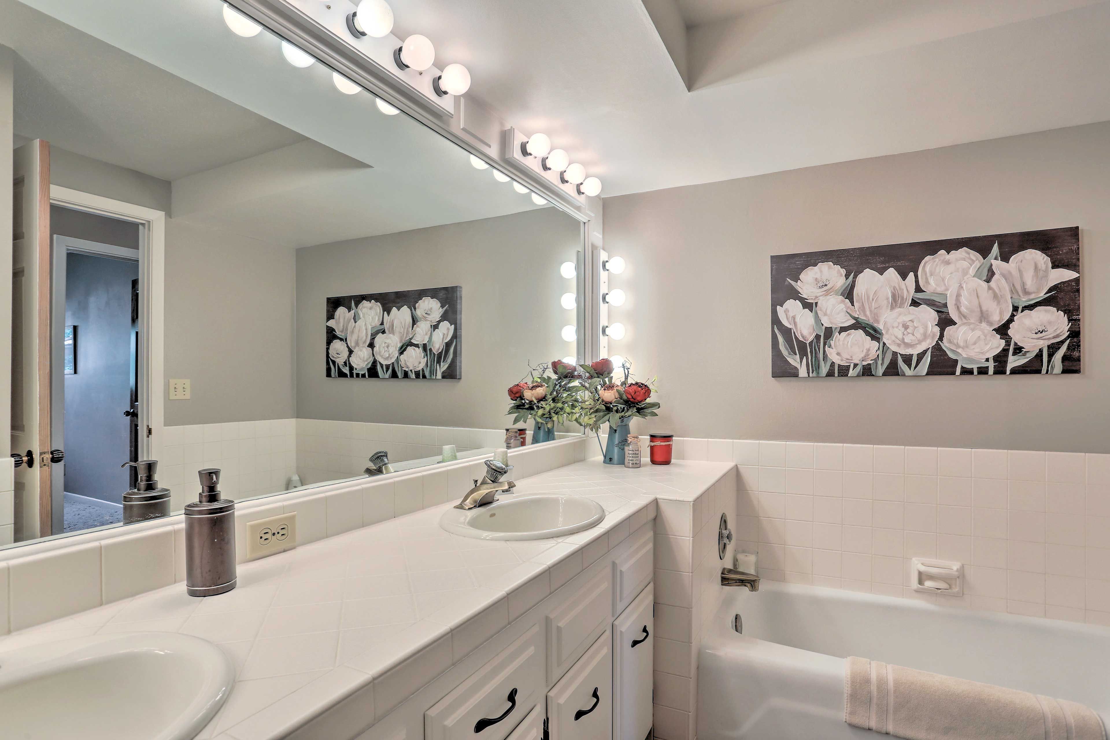 Full Bathroom | 1st Floor