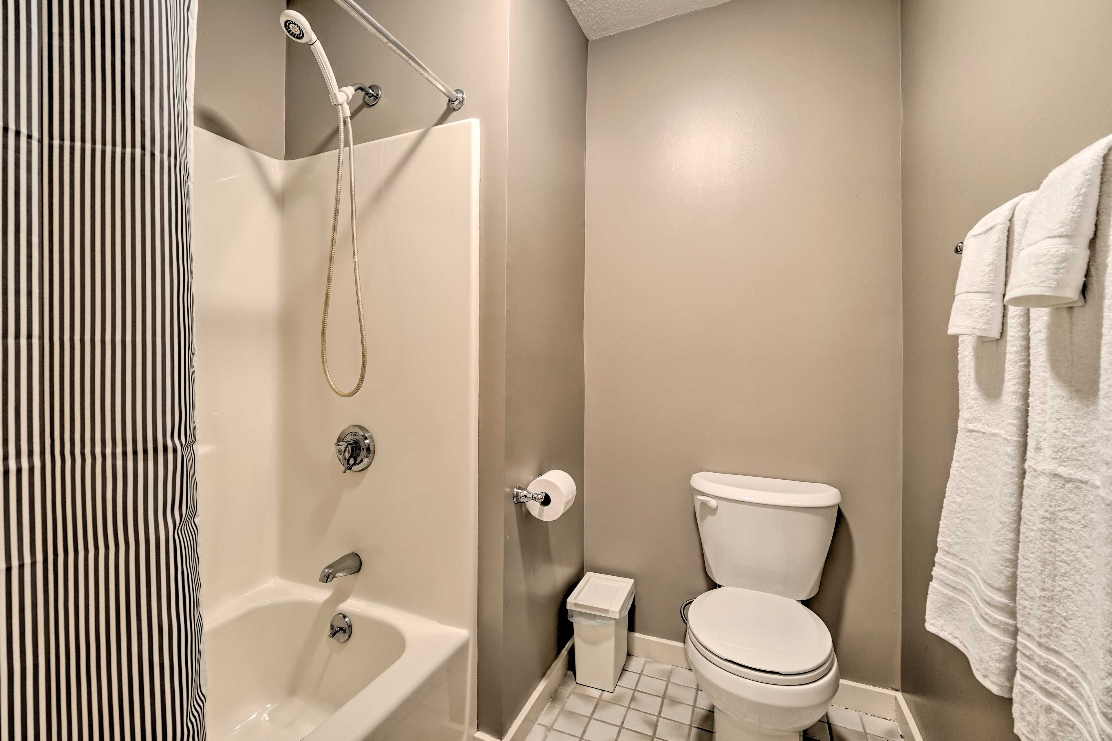 Full Bathroom | Lower Level | Complimentary Toiletries