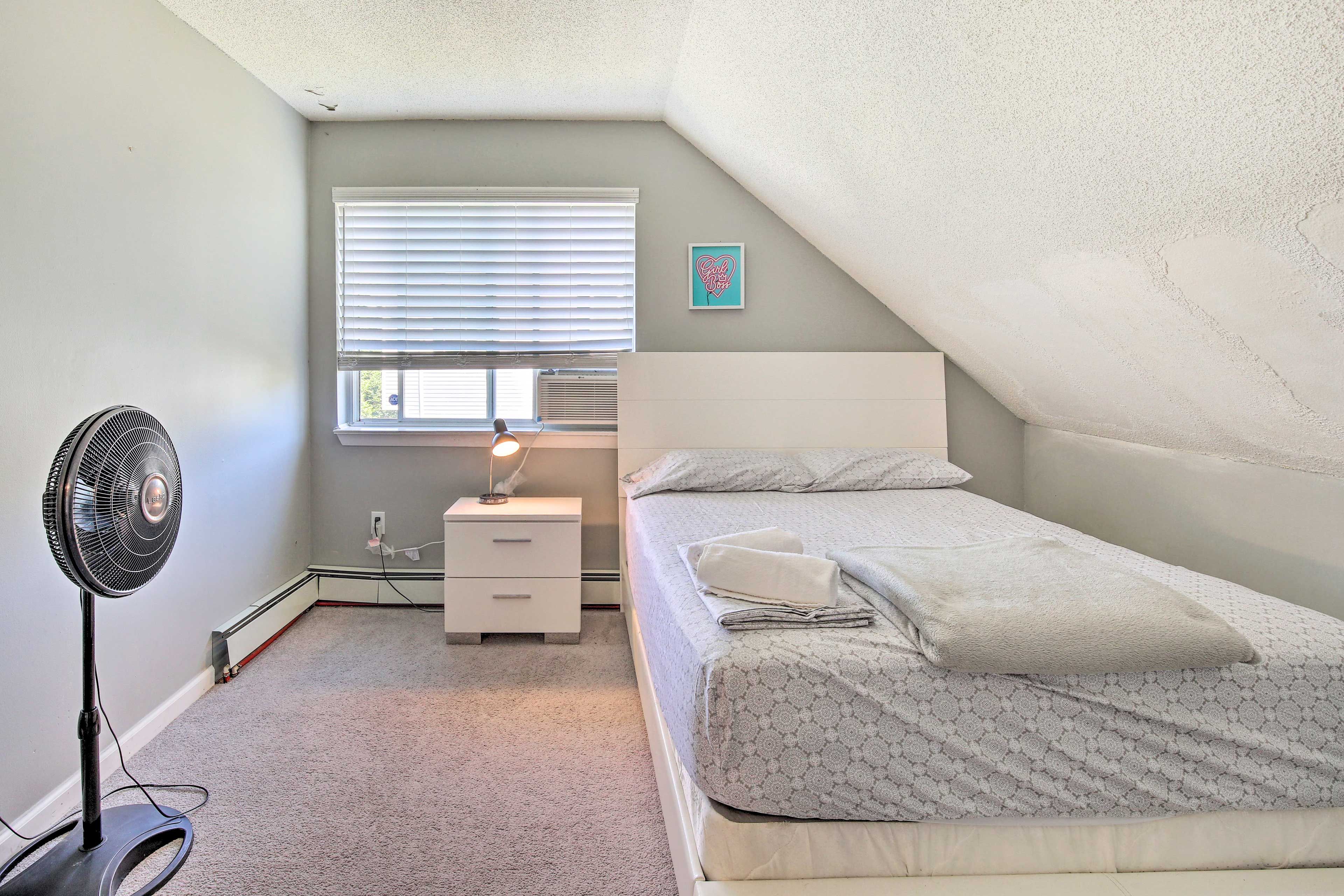 Bedroom 3 | Full Bed | 2nd Floor