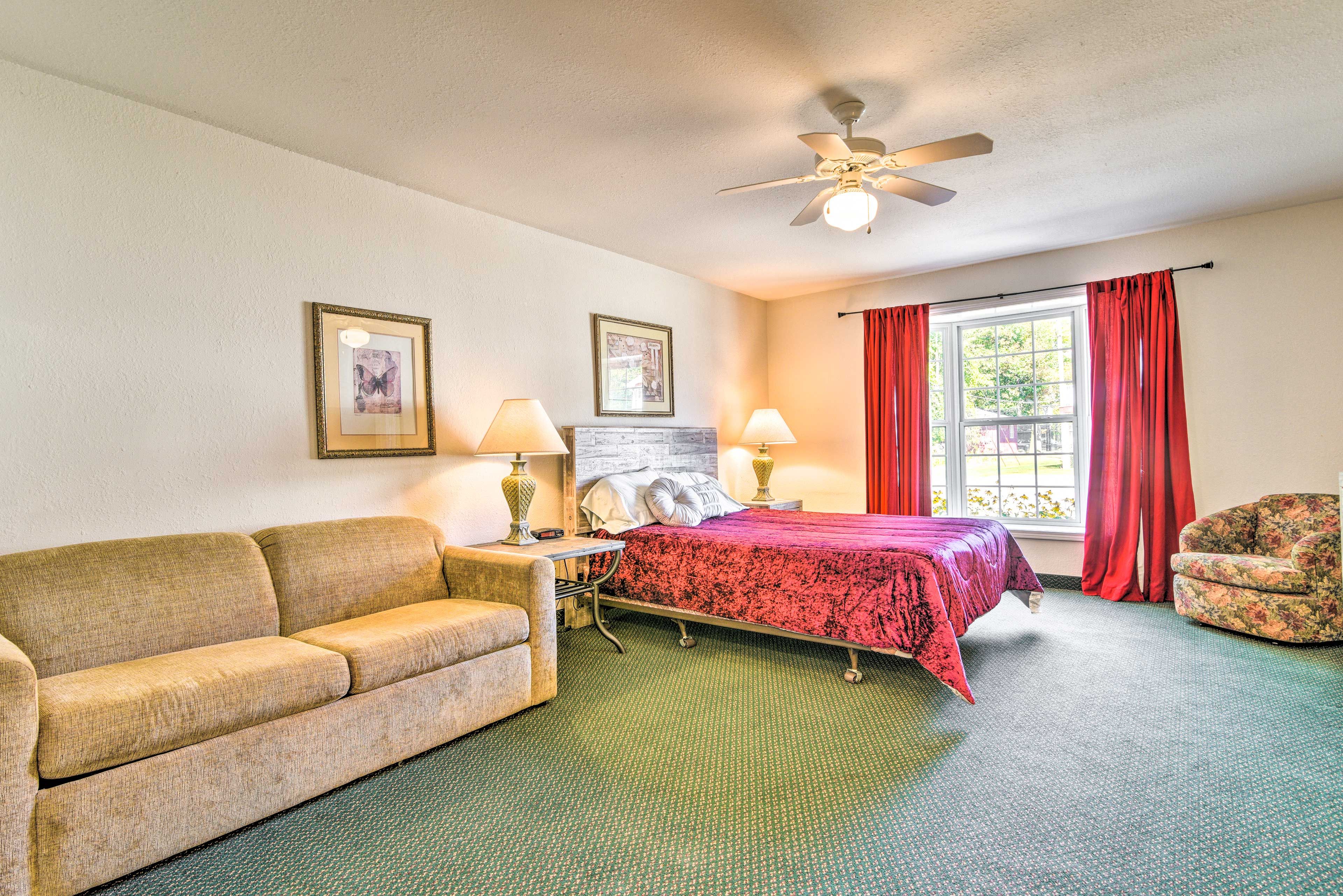 Bedroom 2 | Queen Bed | Queen Sofa Sleeper