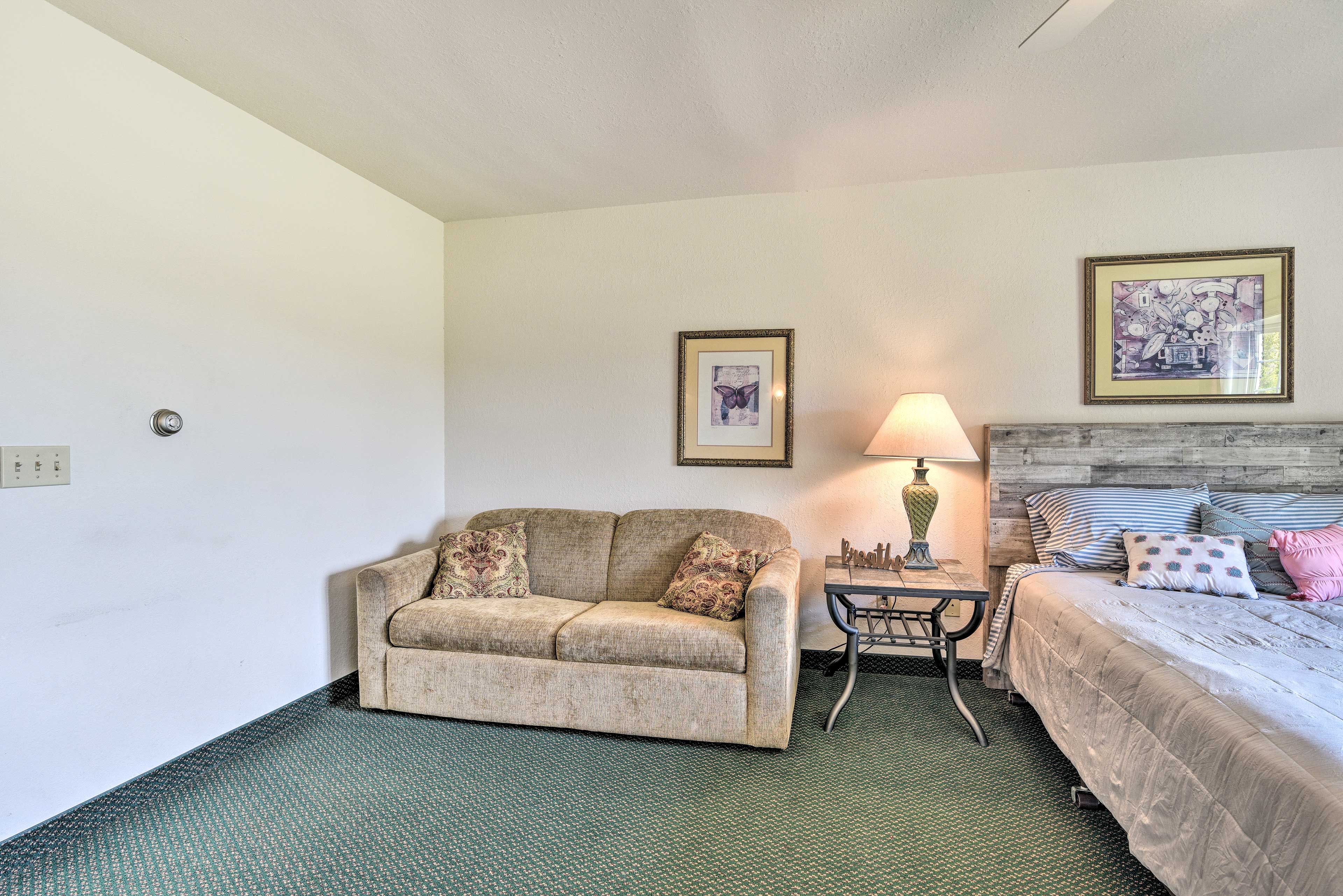 Bedroom 2 | Queen Bed | Queen Sleeper Sofa