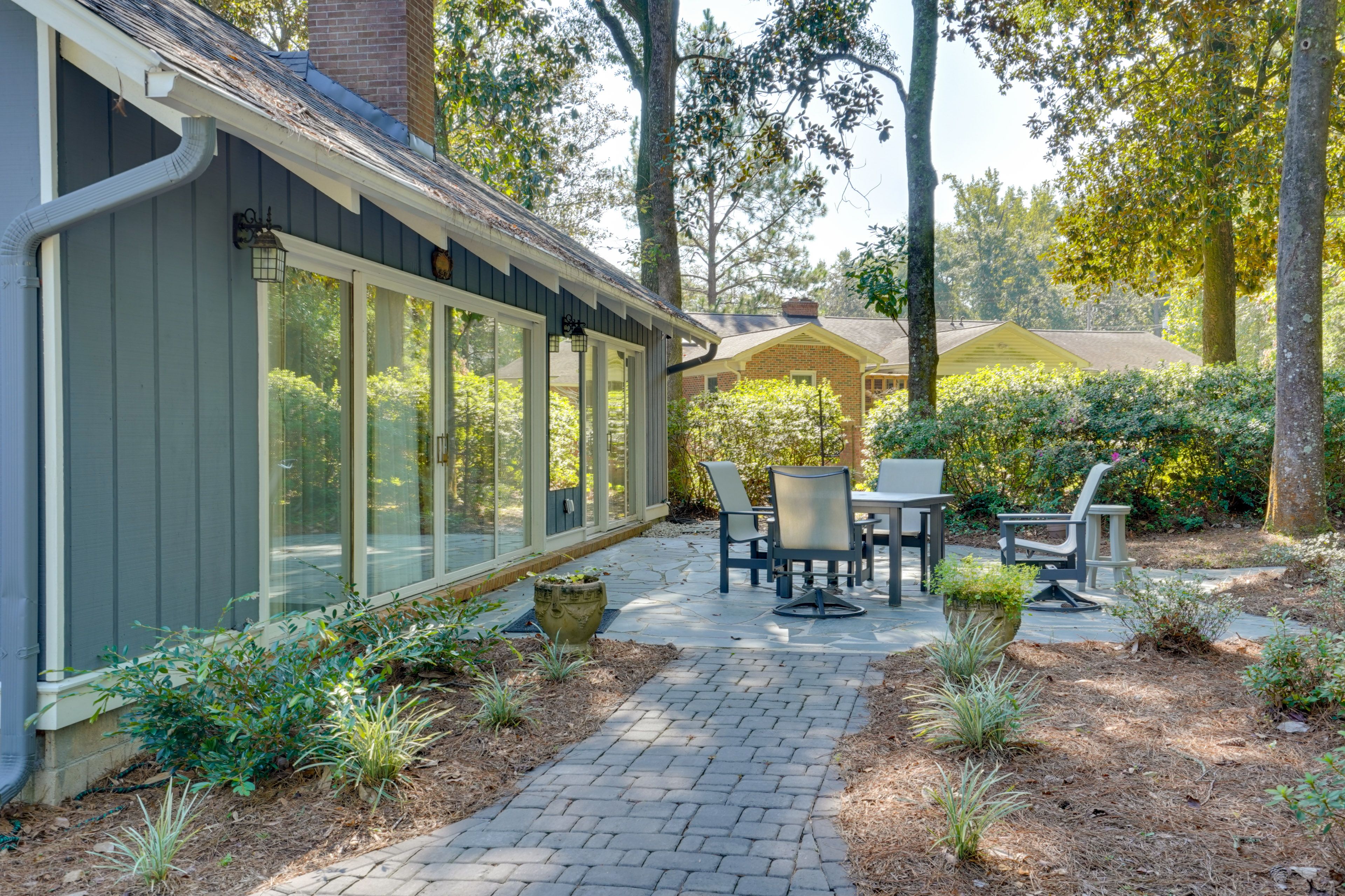 Patio | Outdoor Dining Area