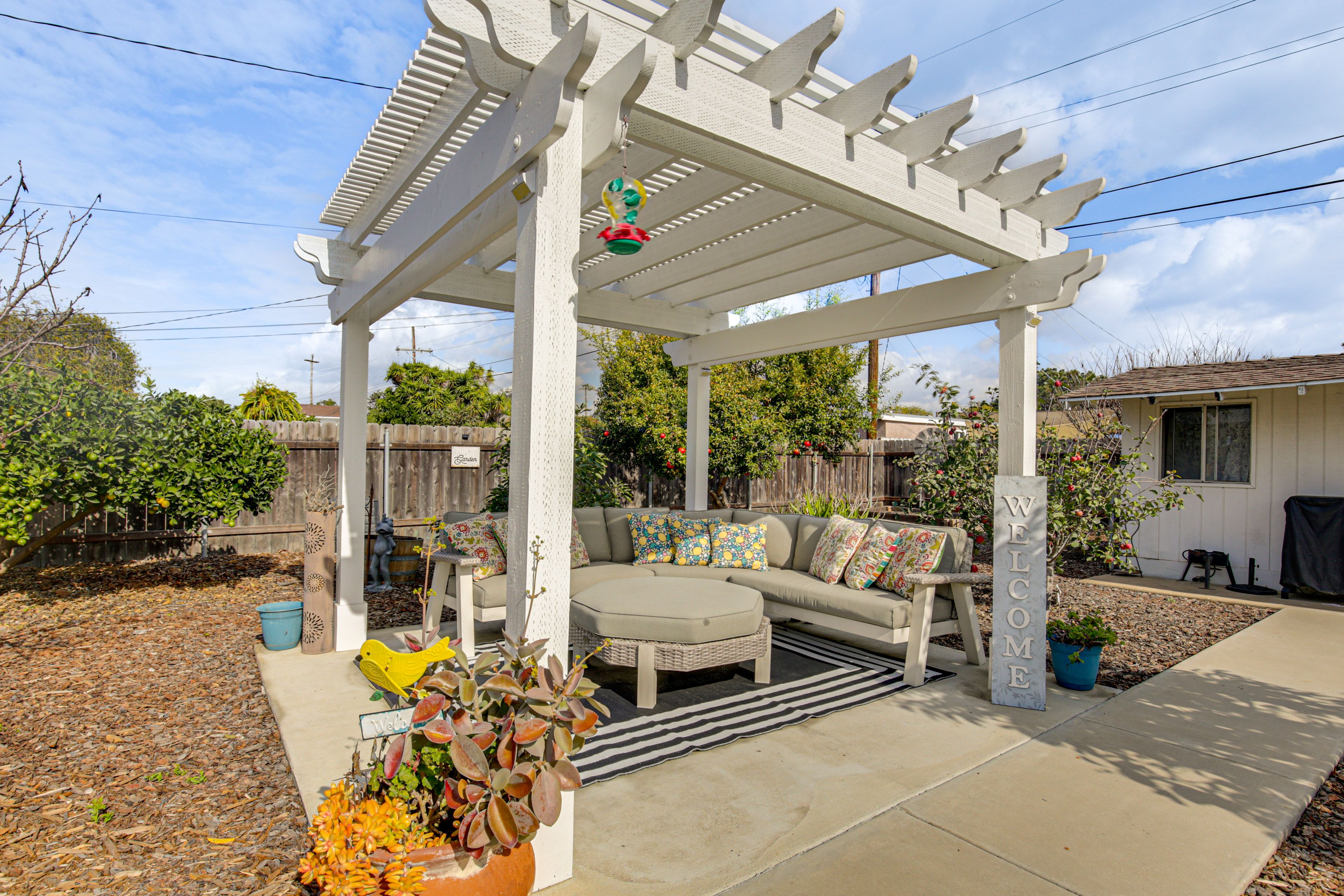 Private Yard | Furnished Pergola
