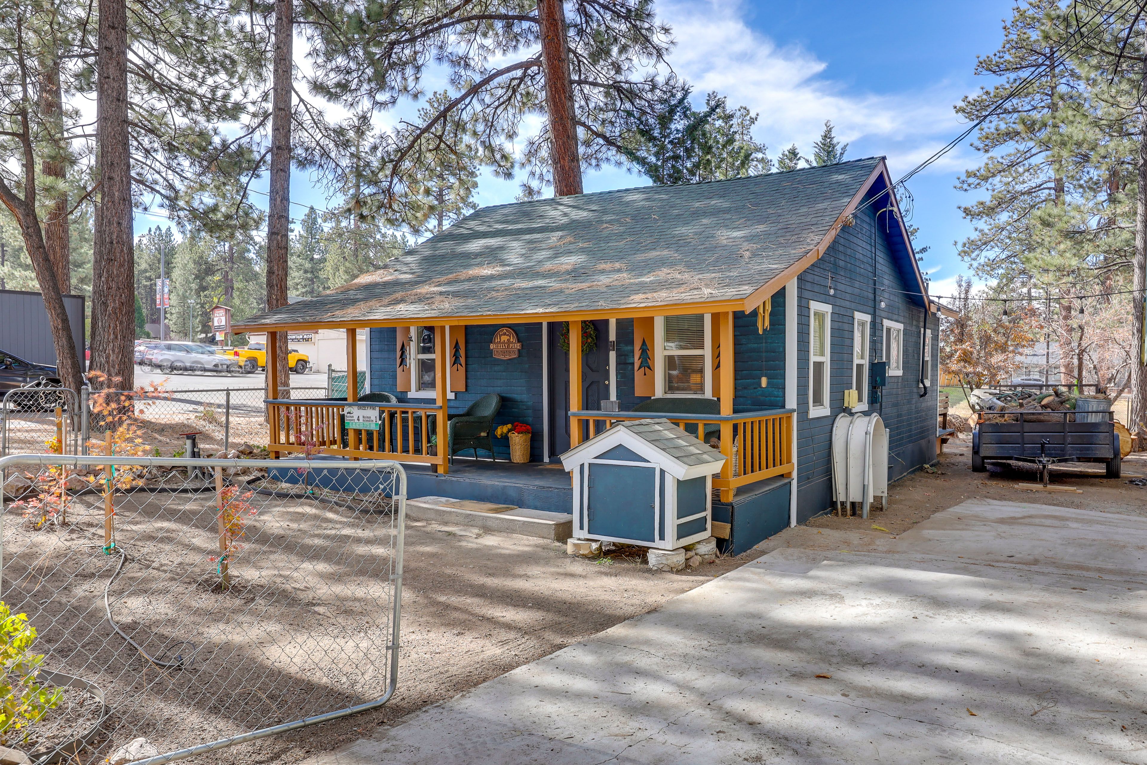 Driveway (2 Vehicles) | Seasonal Free Street Parking (First-Come, First-Served)