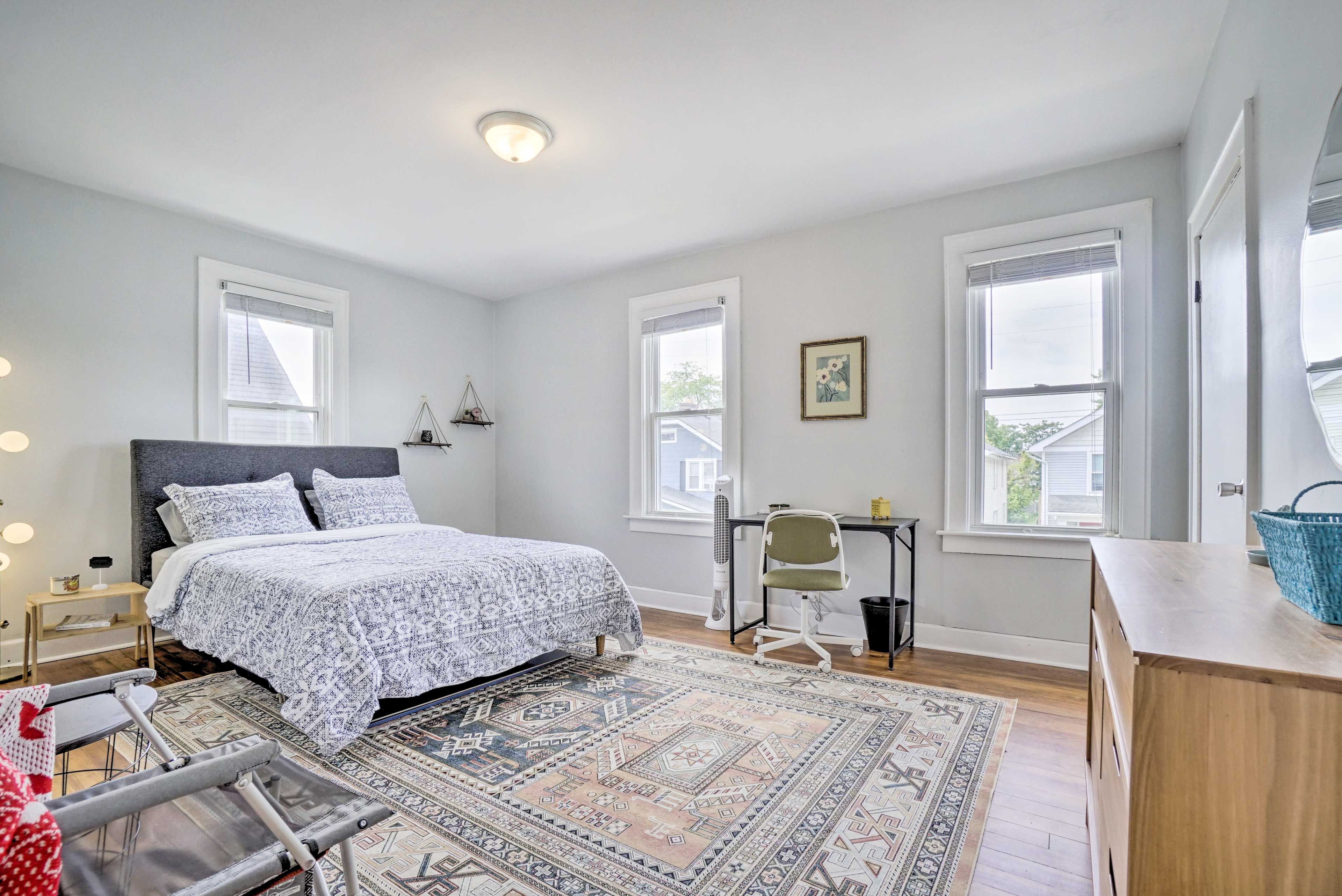 Bedroom 1 | Queen Bed | Laptop Workspace | 2nd Floor
