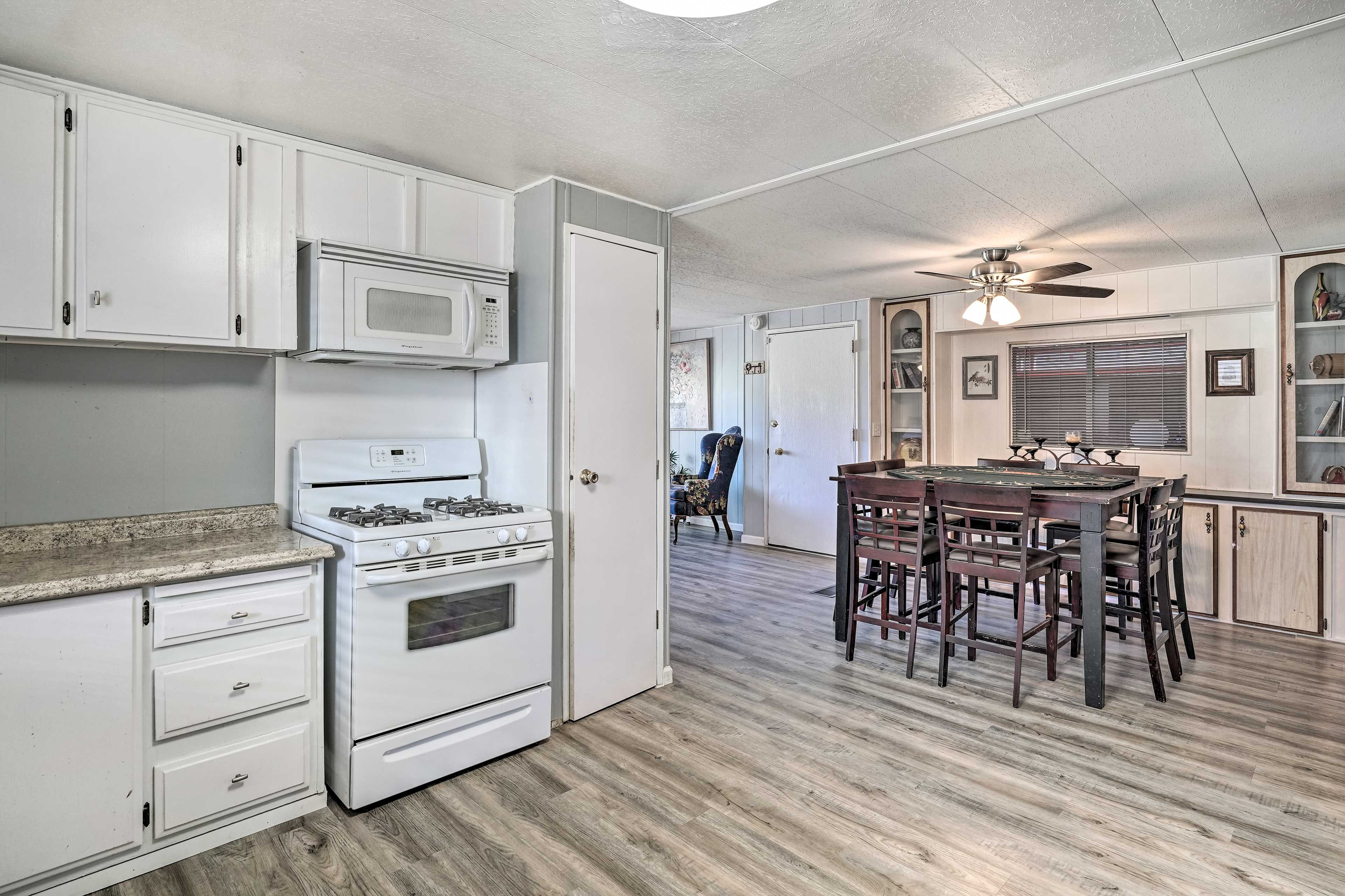 Kitchen | Dining Area