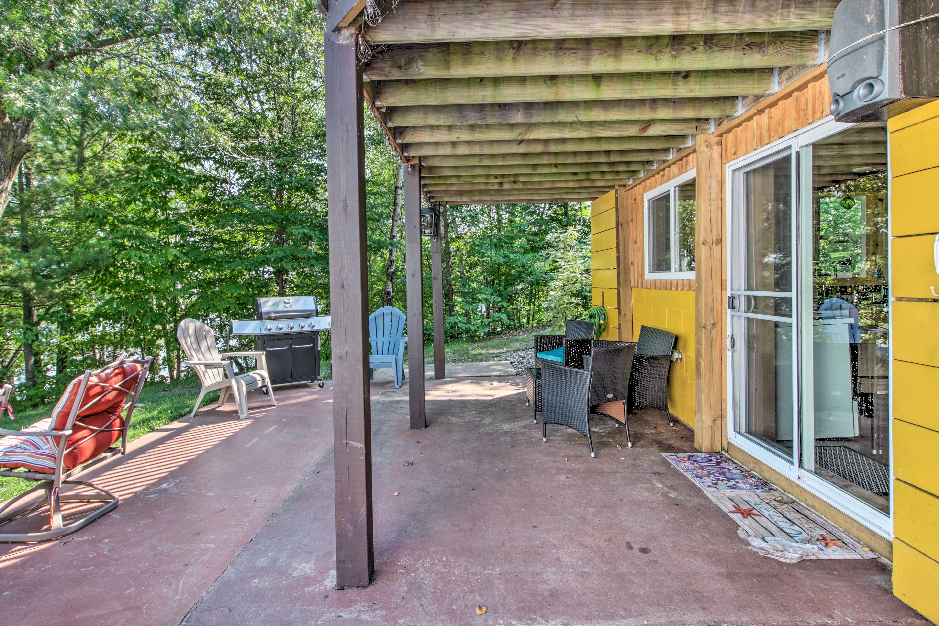 Lower-Level Patio | Seating