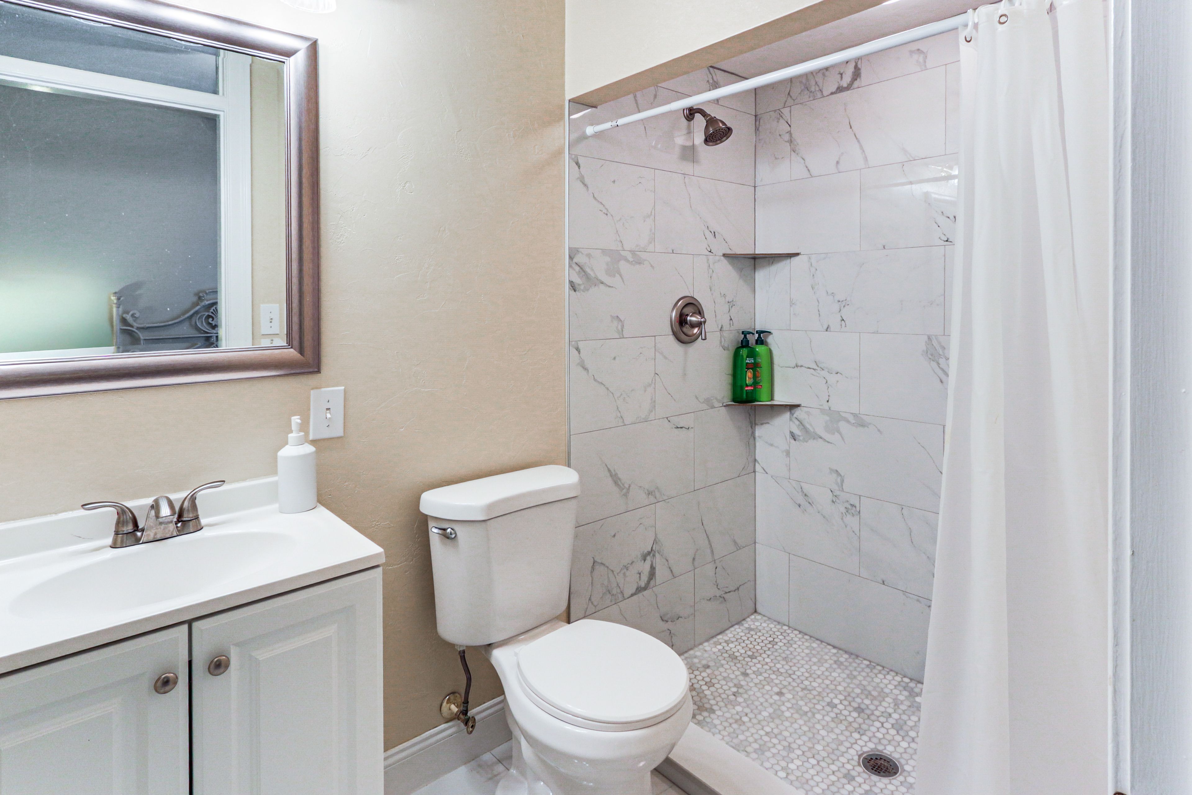 En-Suite Bathroom | 2nd Floor