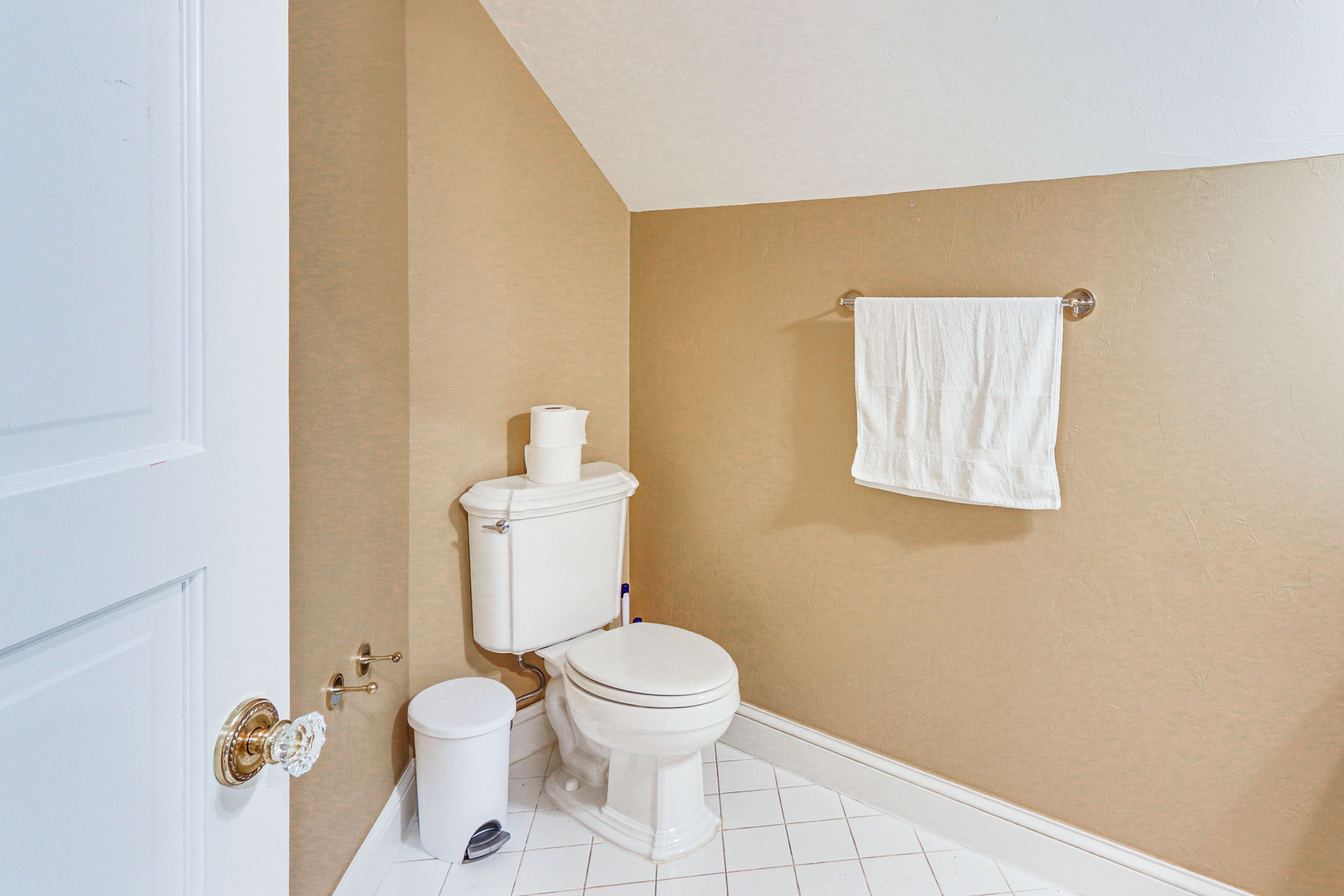 Half Bathroom | 3rd Floor