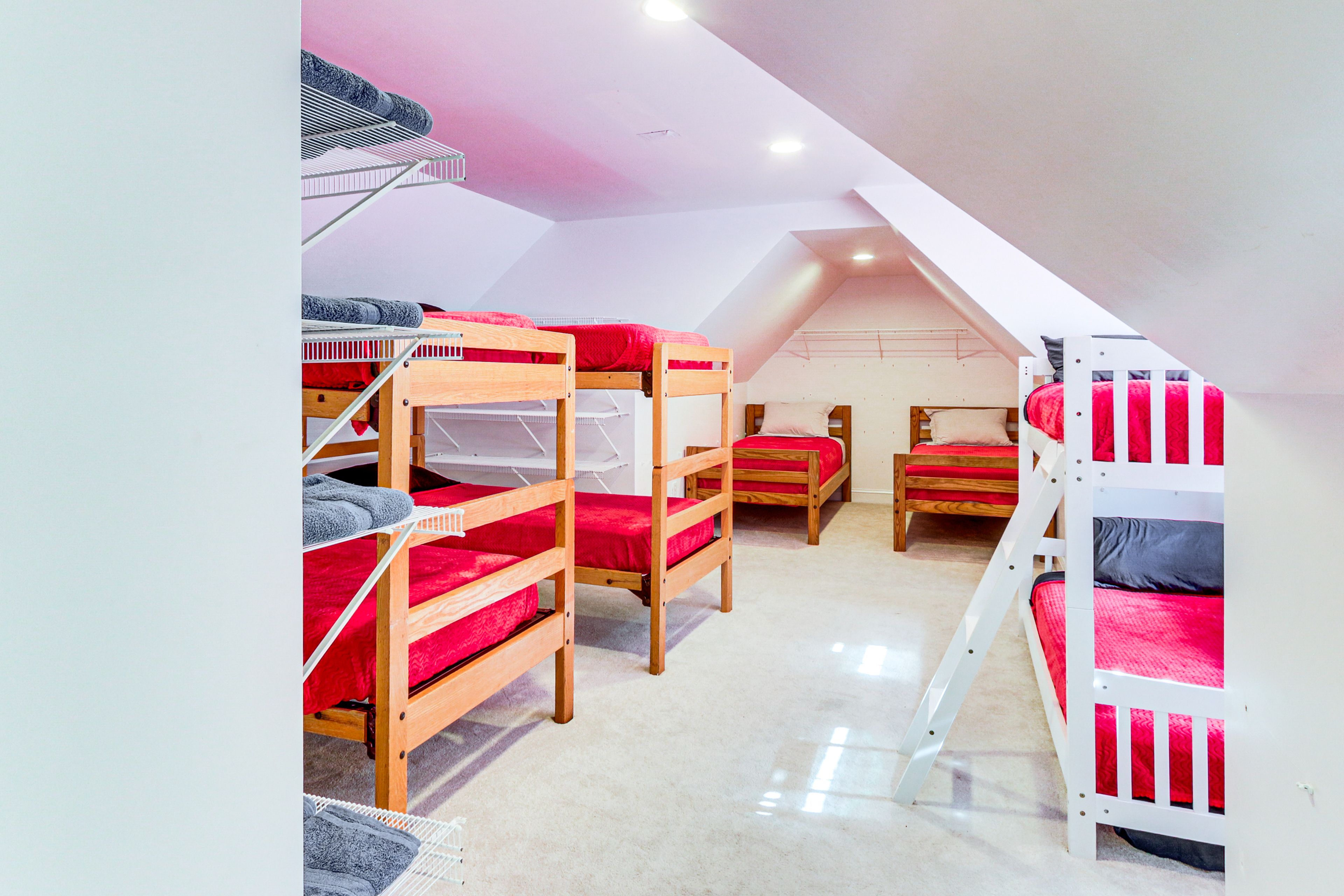 Bedroom 6 | 3 Twin Bunk Beds | 2 Twin Beds