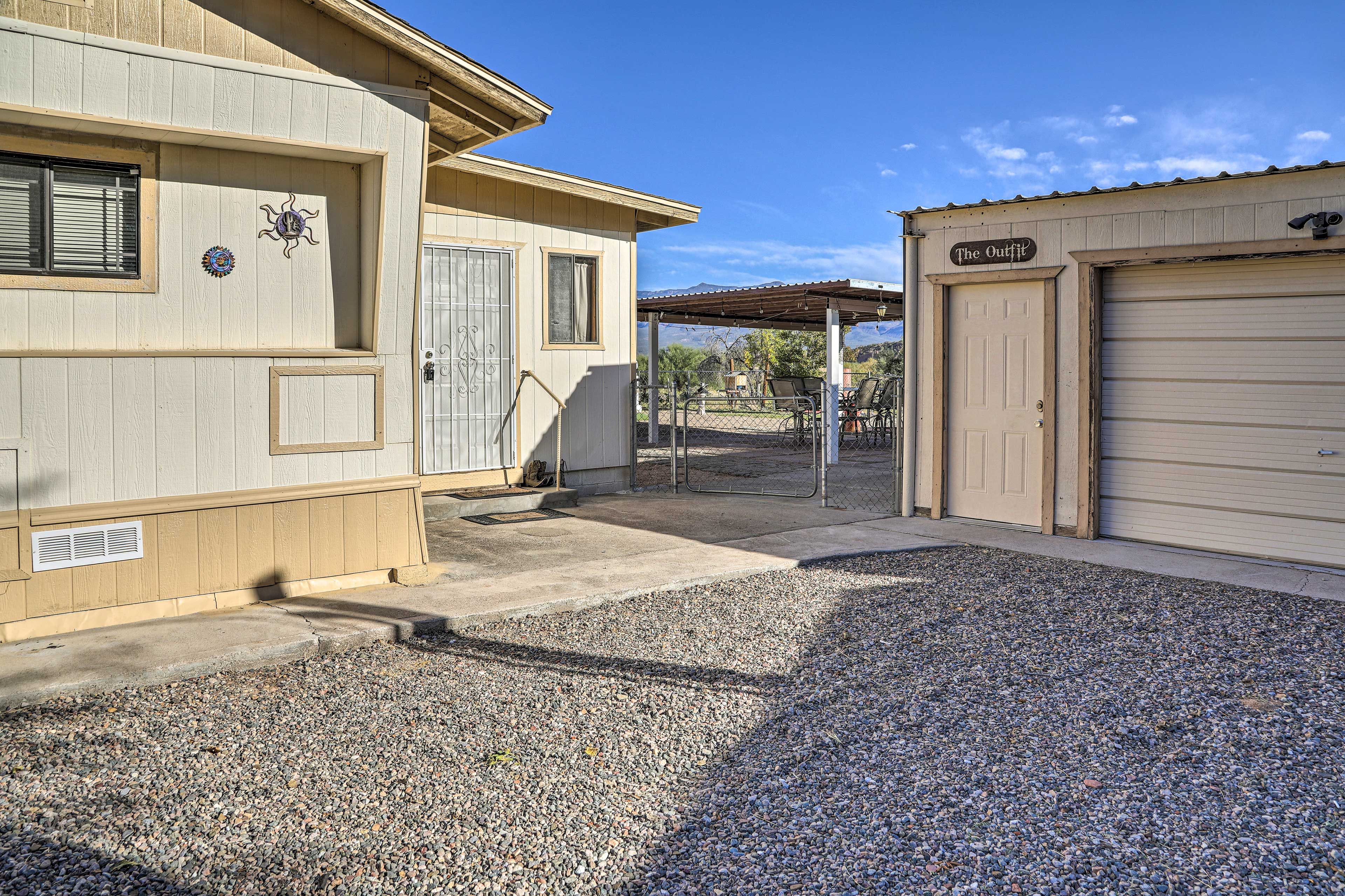 Parking | Driveway (1 Vehicle) | RV/Trailer Parking