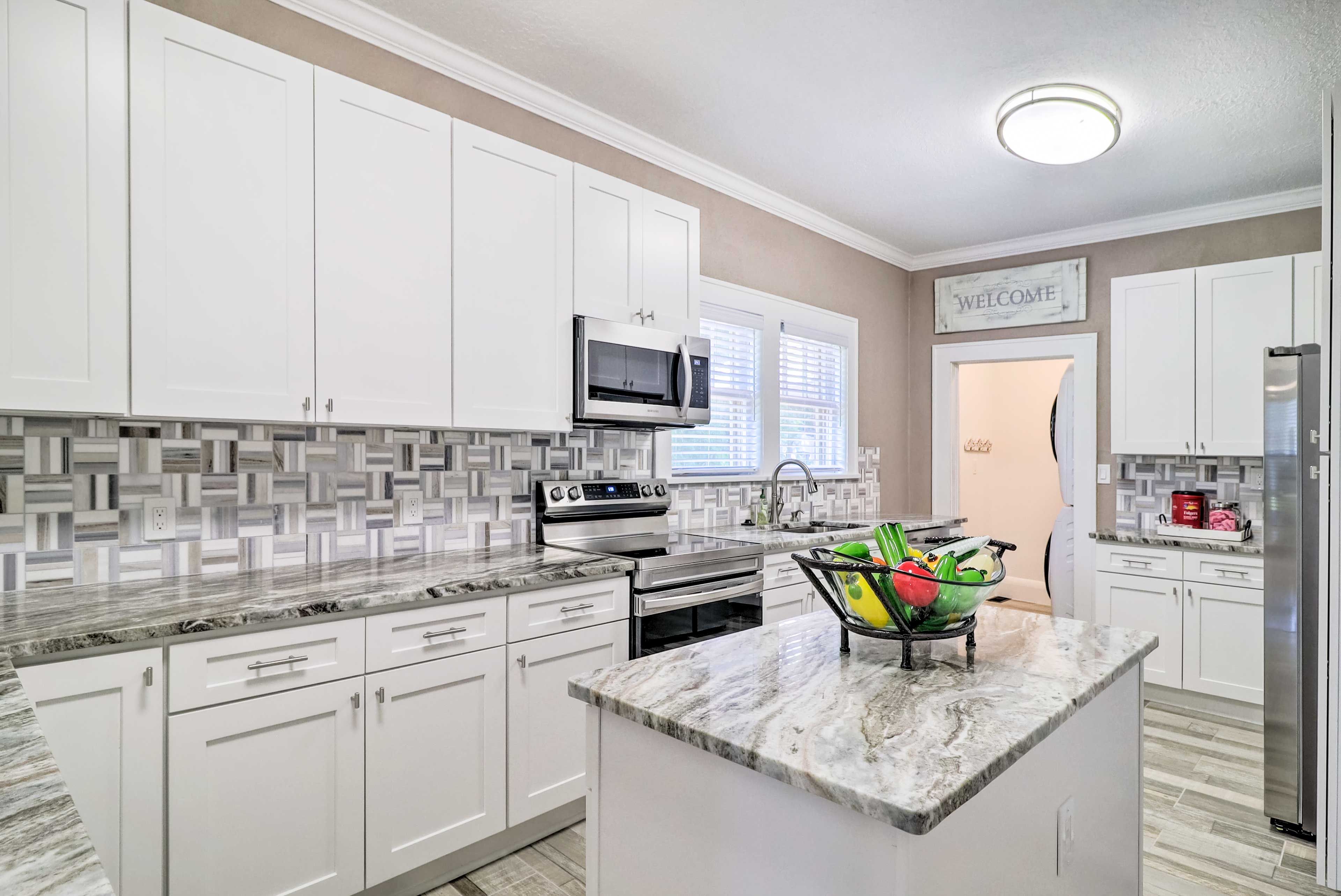 Full Kitchen | Cooking Basics | Free WiFi