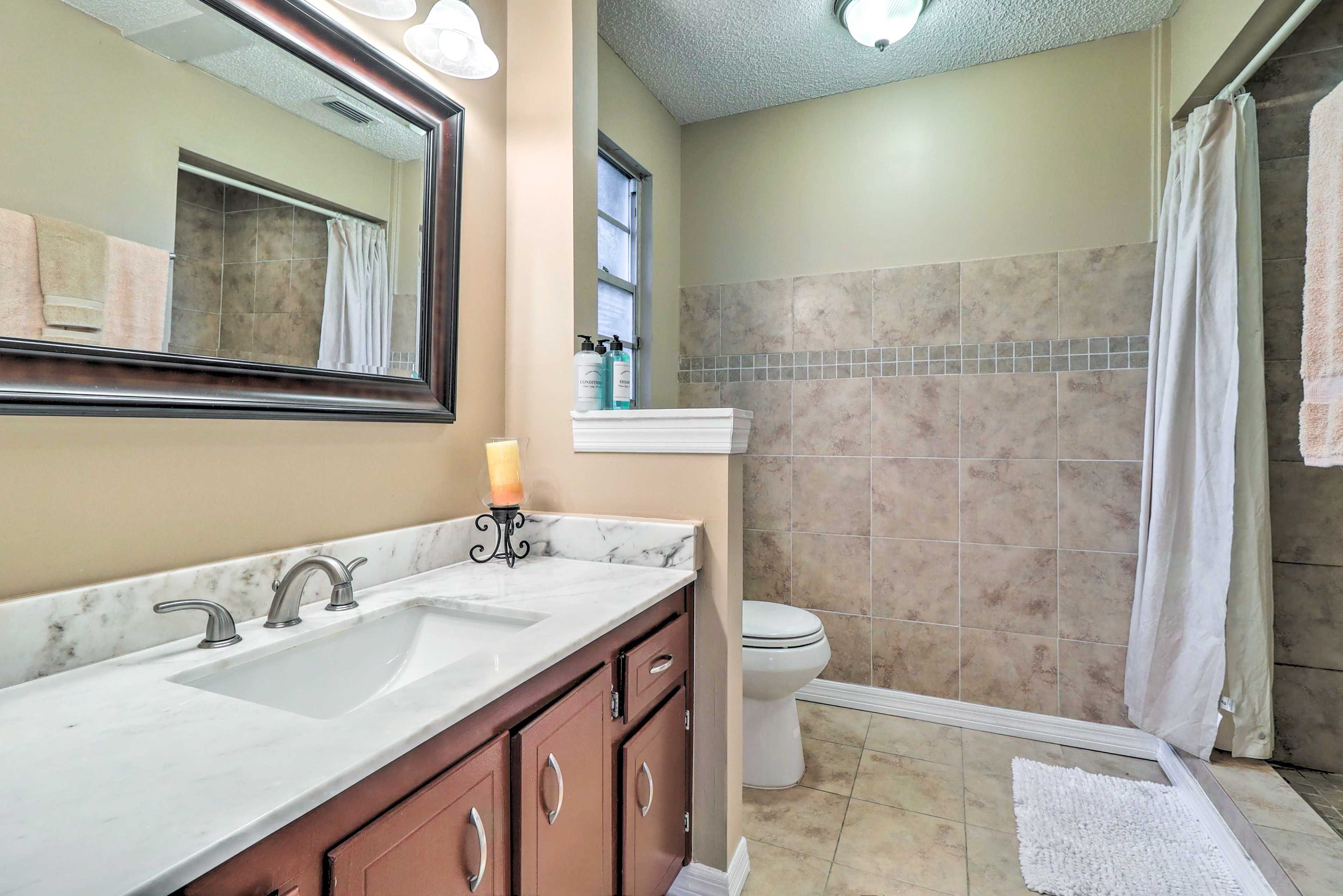 En-Suite Bathroom | Towels Provided