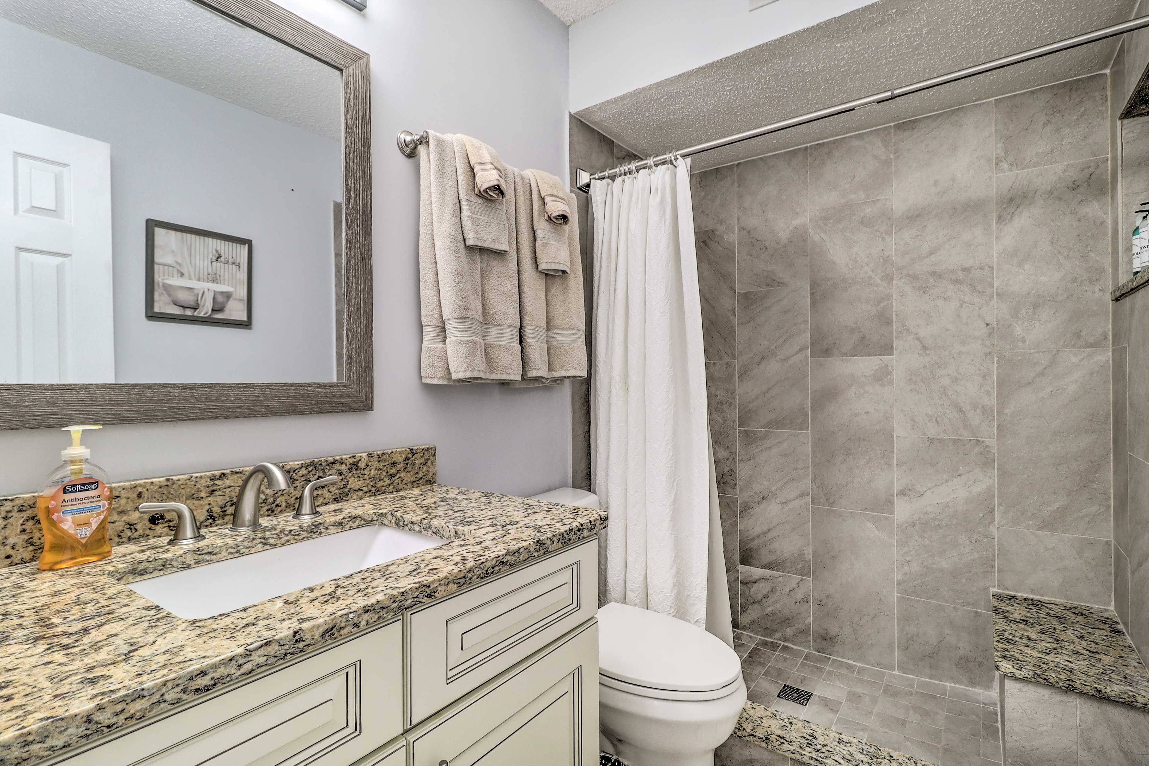 Full Bathroom | Complimentary Toiletries | Hair Dryer | Towels Provided