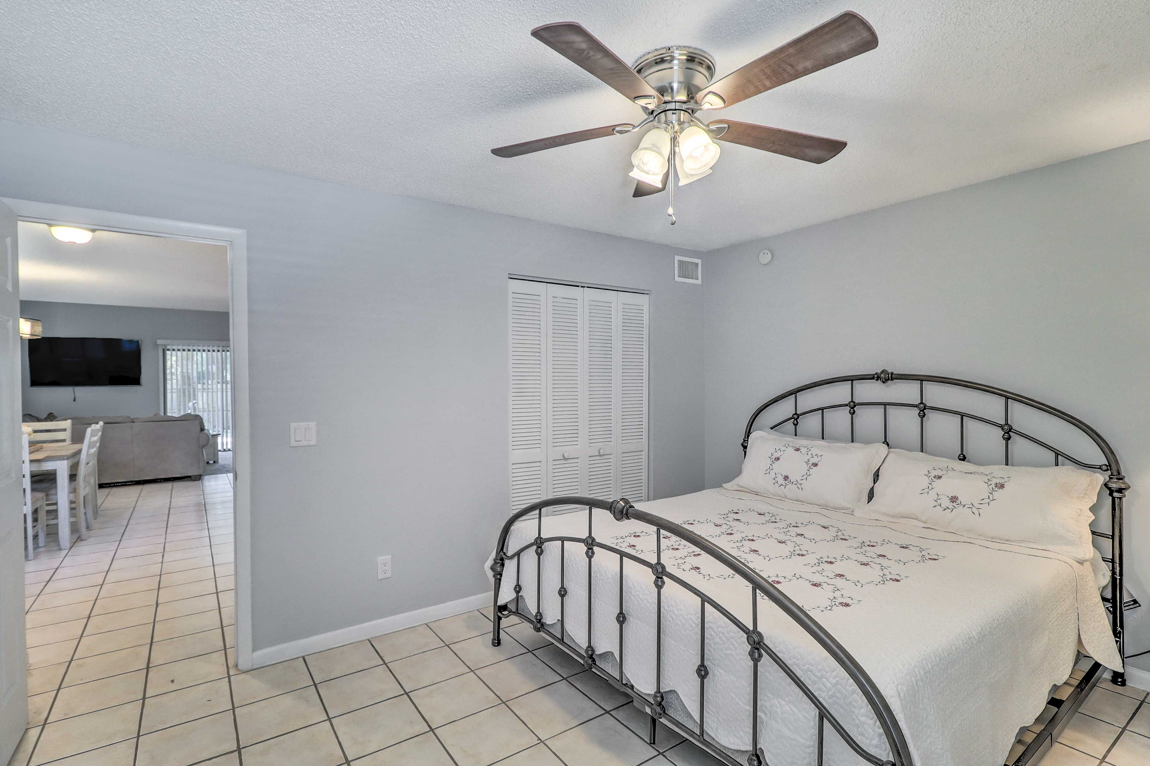 Bedroom 1 | King Bed | Linens Provided | 1st Floor