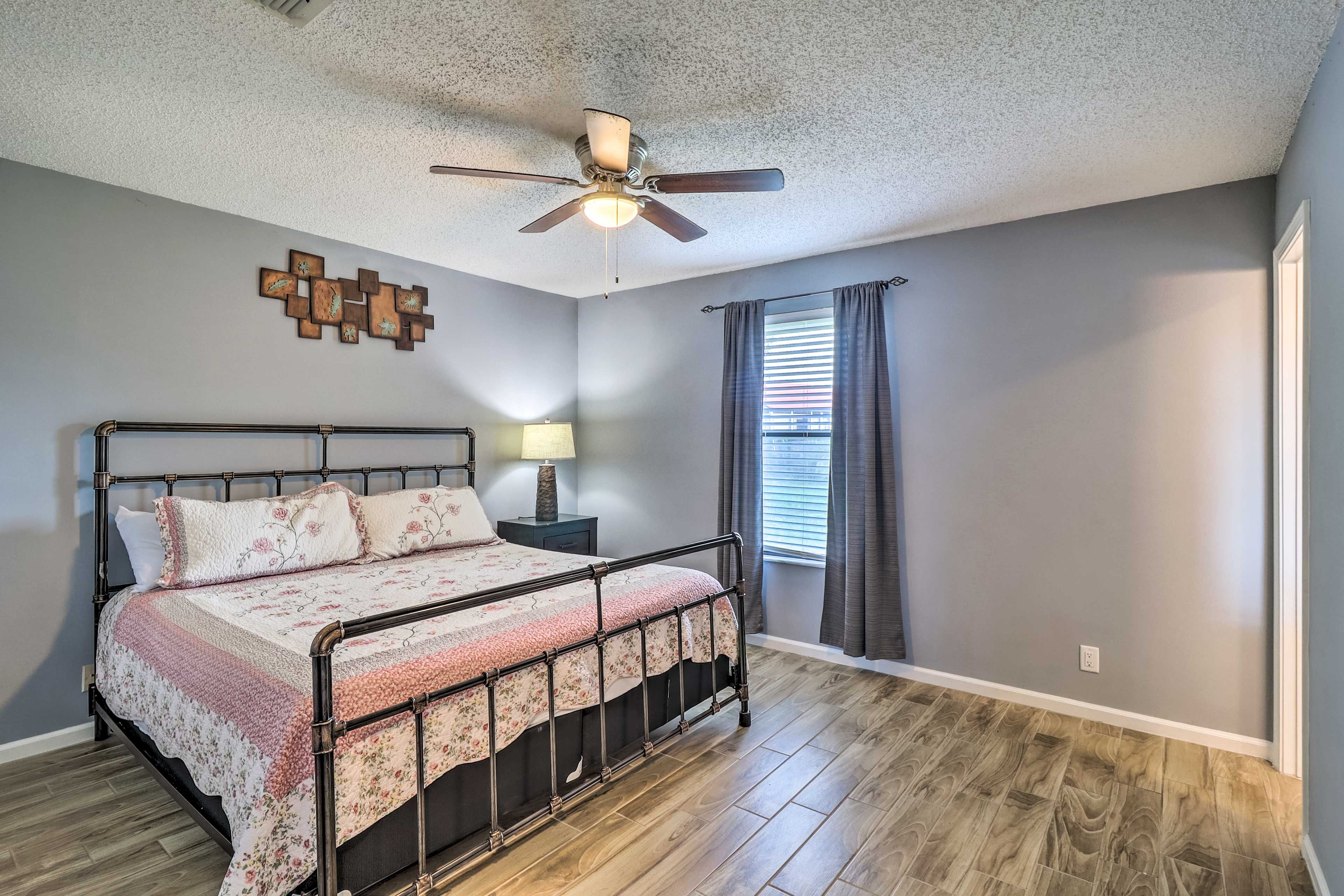 Bedroom 1 | King Bed | Linens Provided