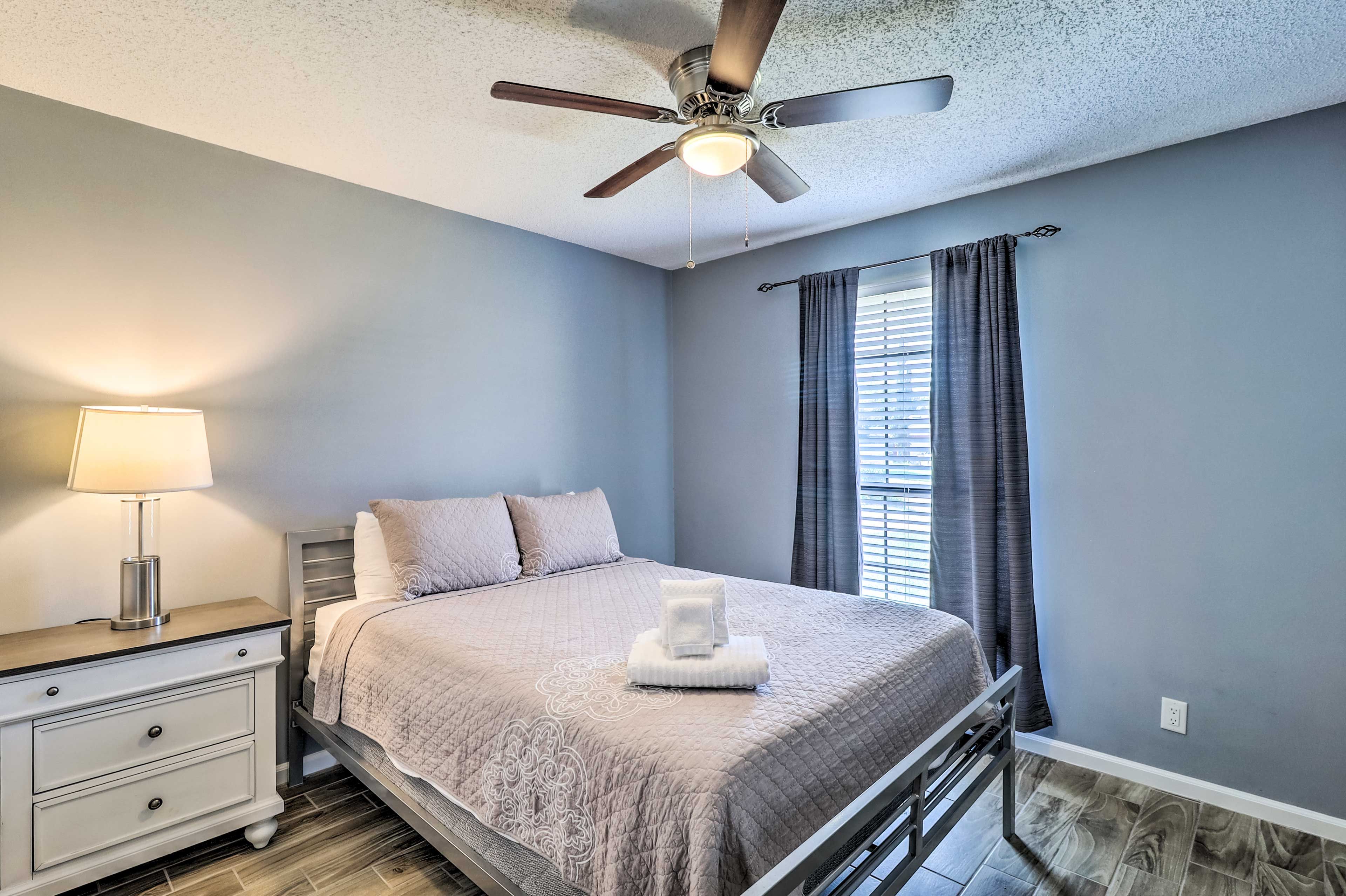 Bedroom 3 | Queen Bed