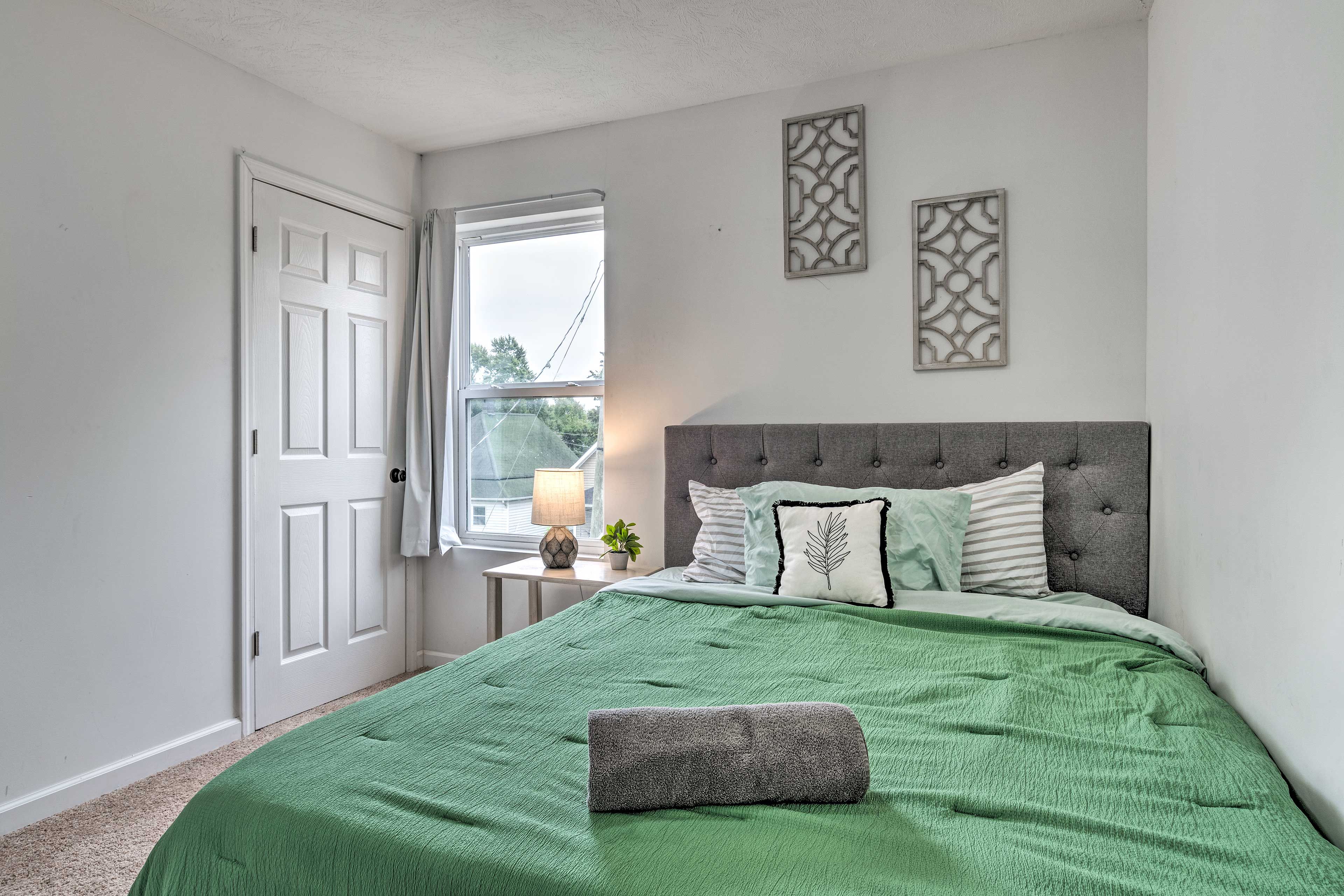Bedroom 1 | Queen Bed | 2nd Floor | Stairs Required