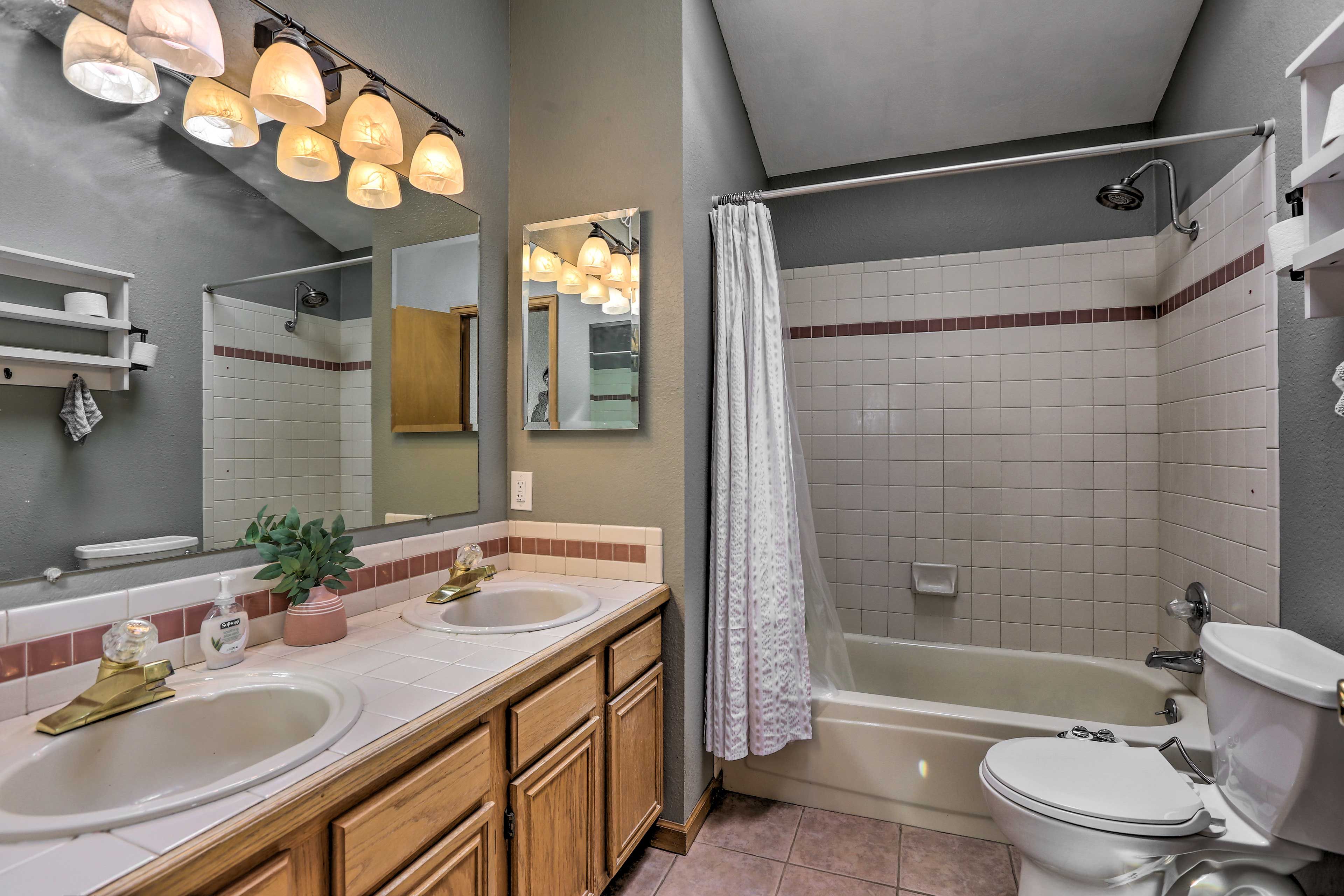 Bathroom | Towels Provided | Complimentary Toiletries